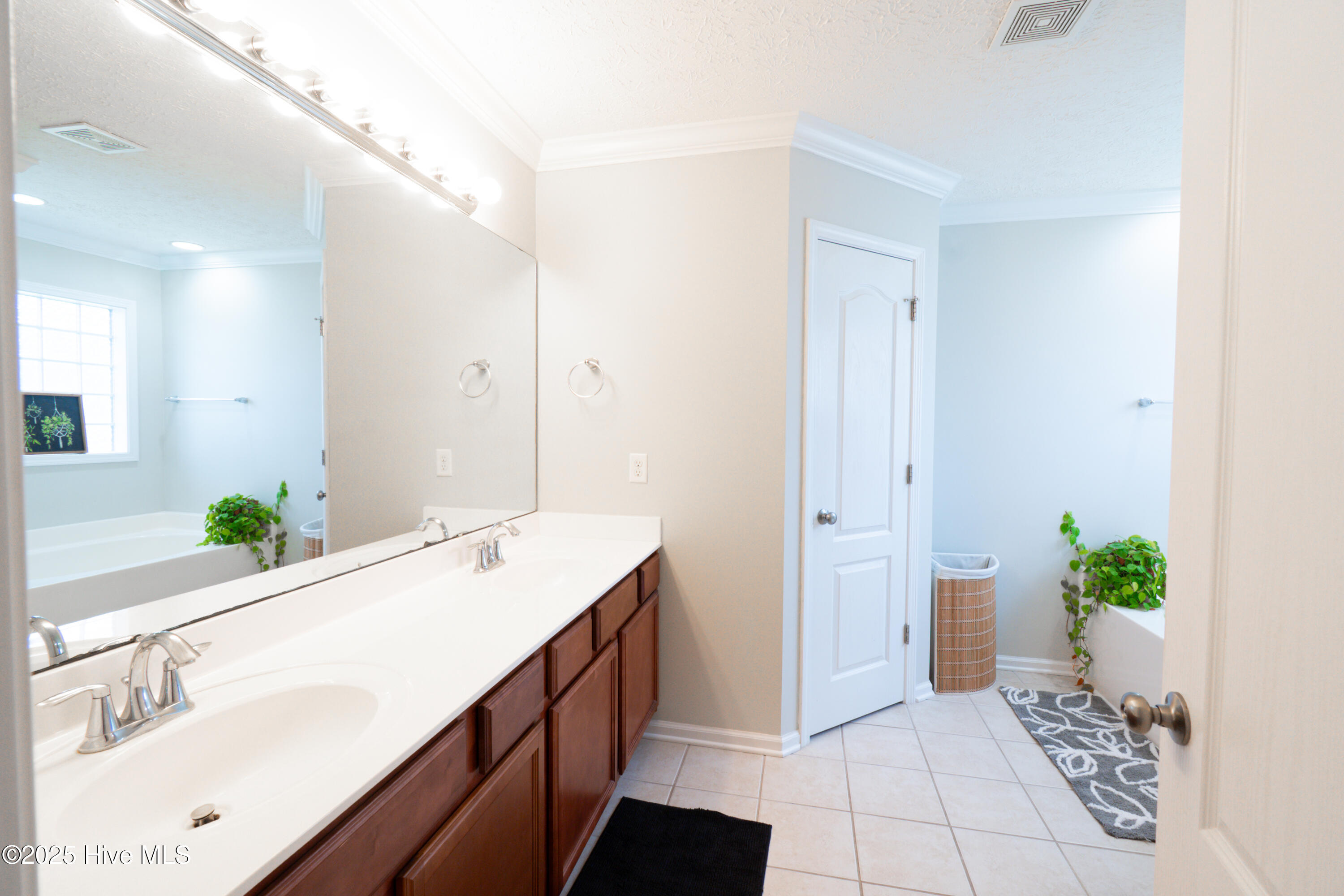 100528578 | Photo 30