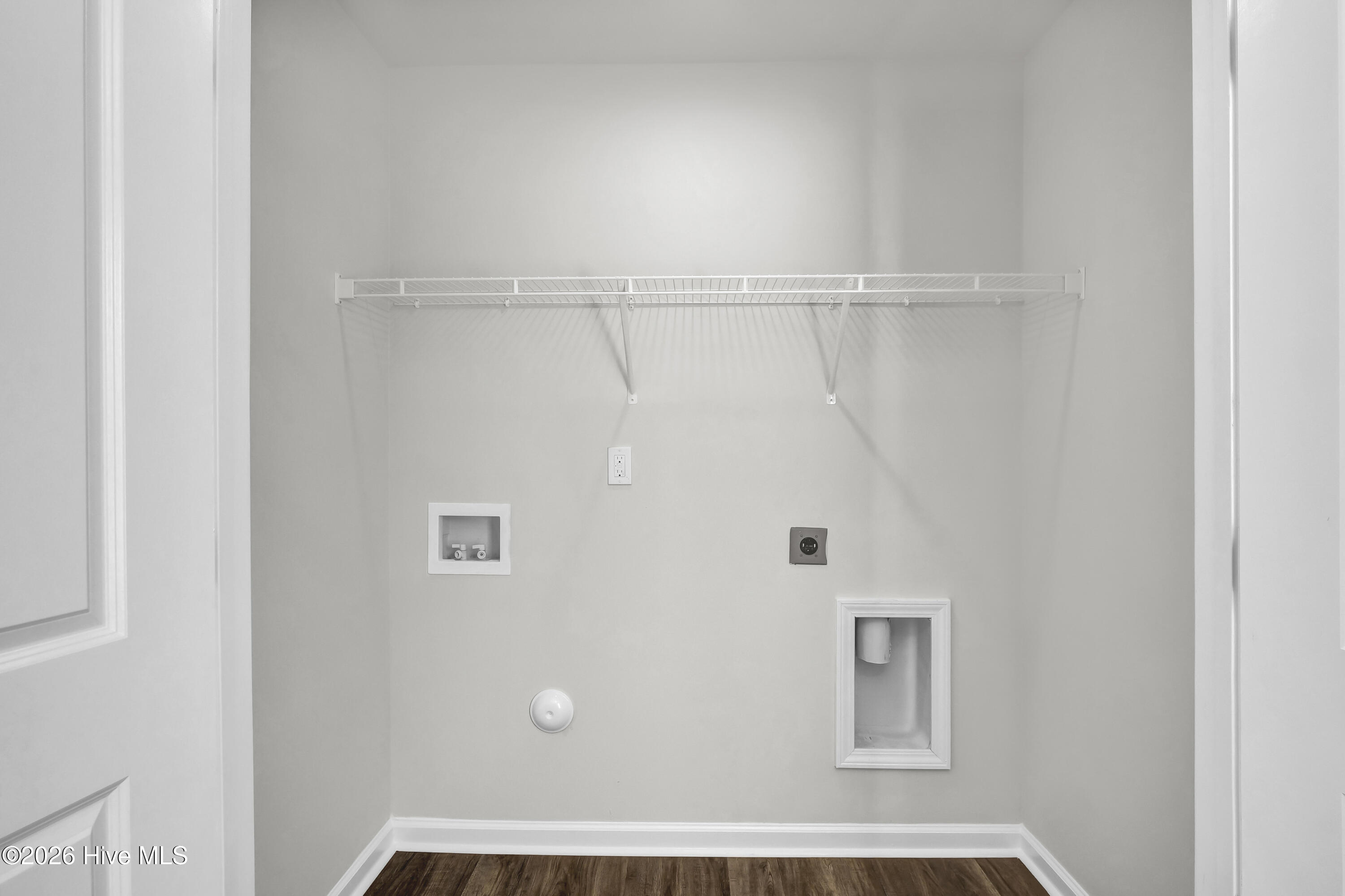 100569418 | Photo 16