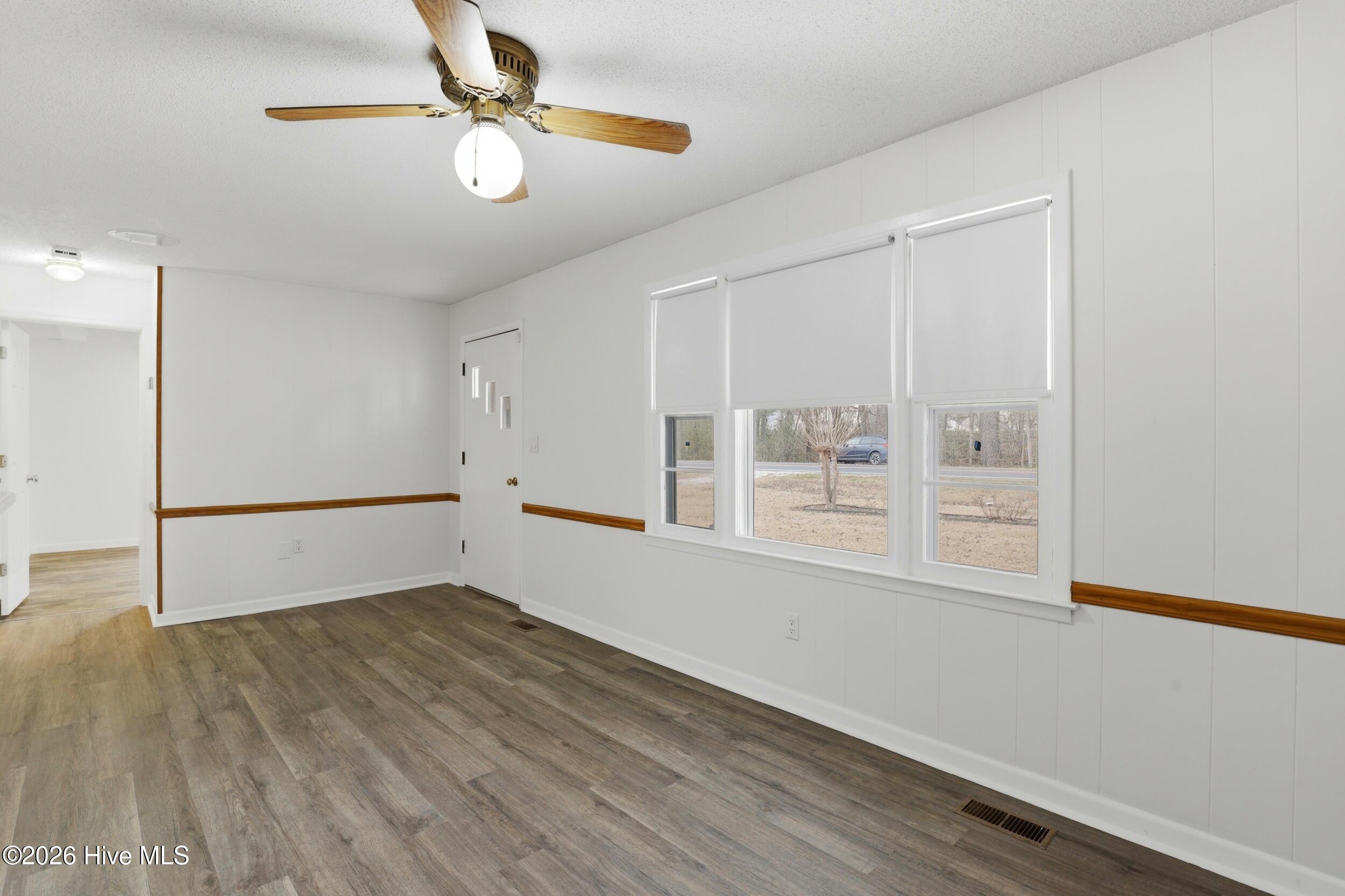 100561311 | Photo 14