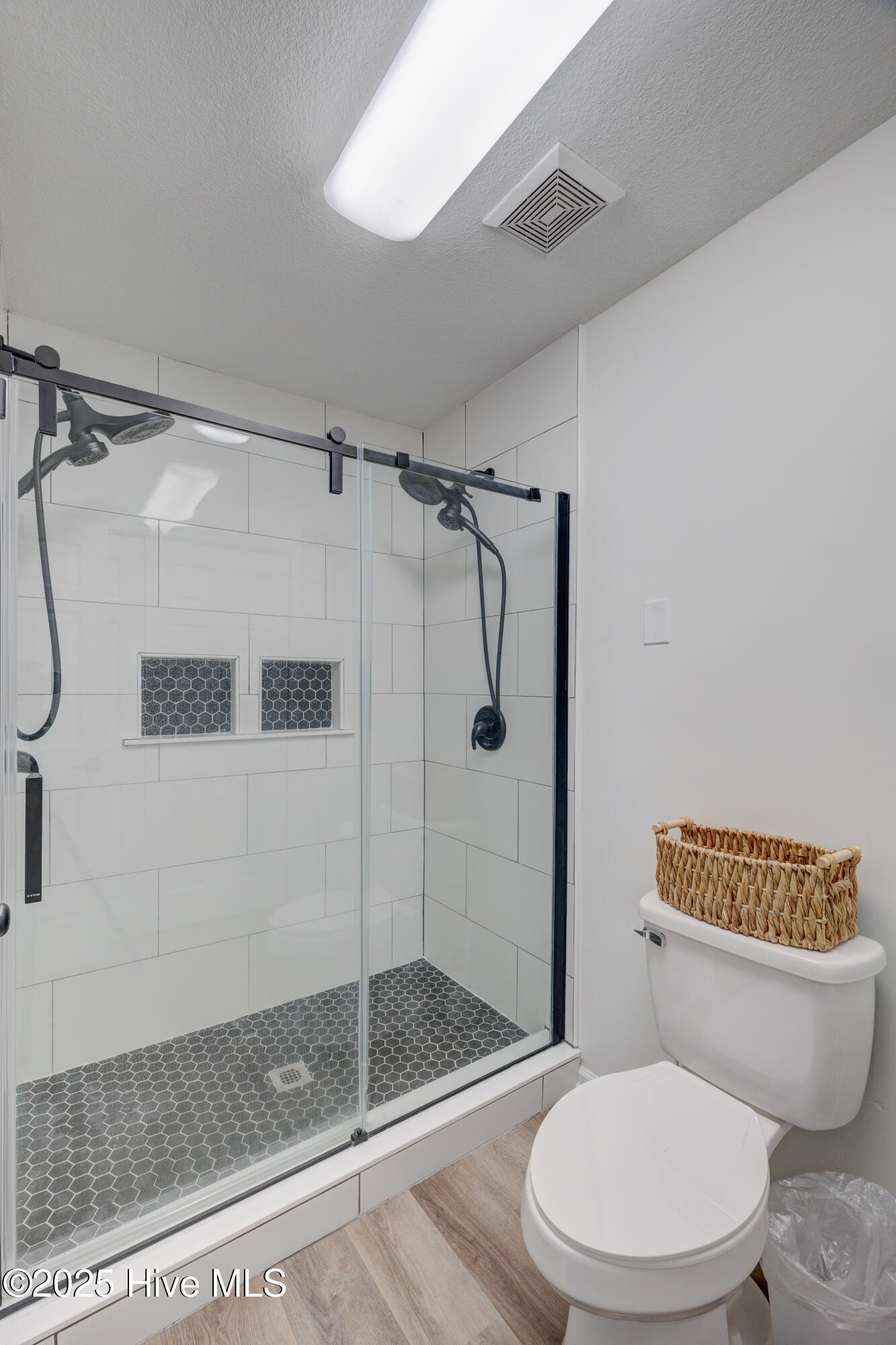 100527842 | Photo 24