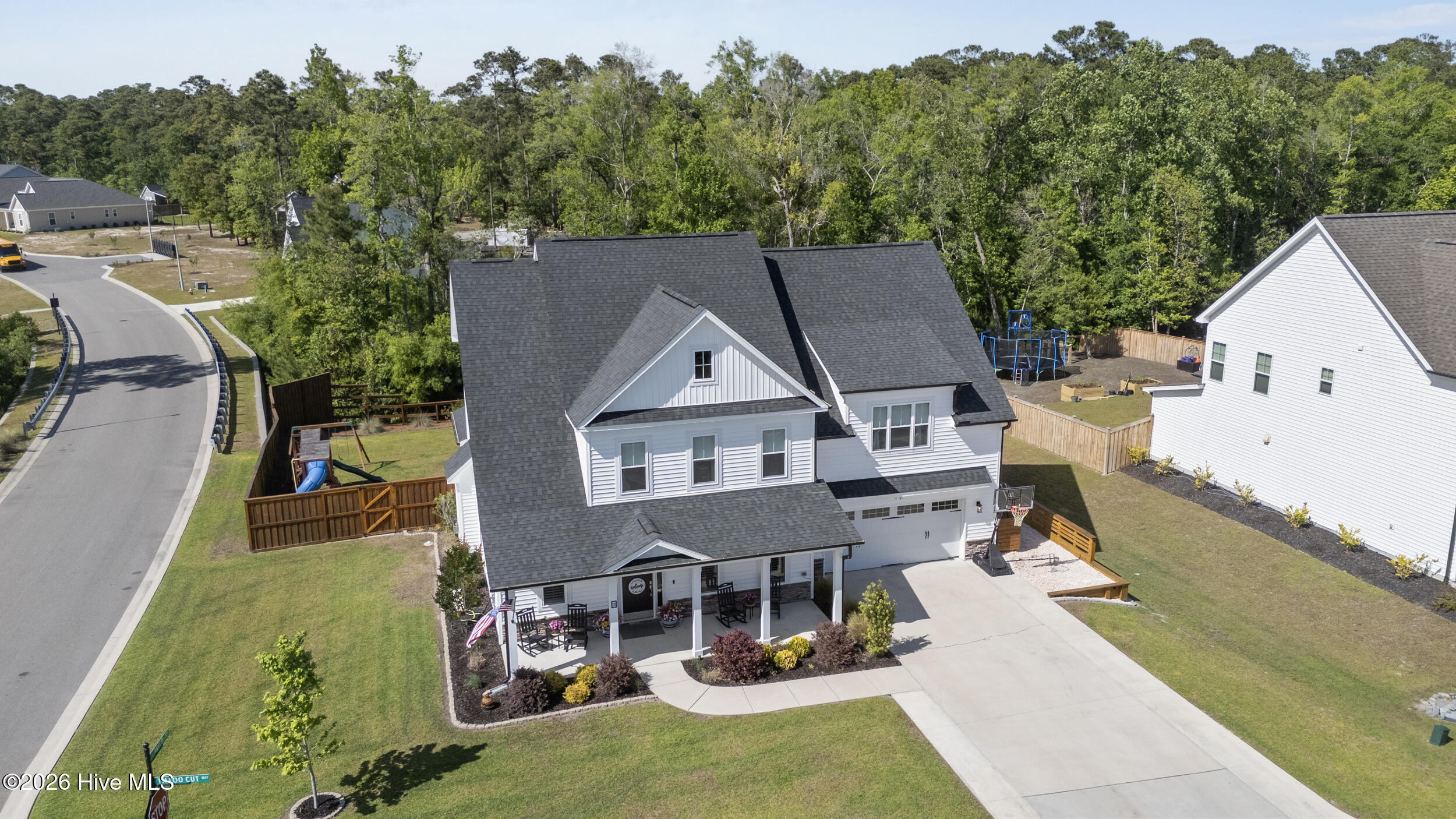 100570298 | Photo 53