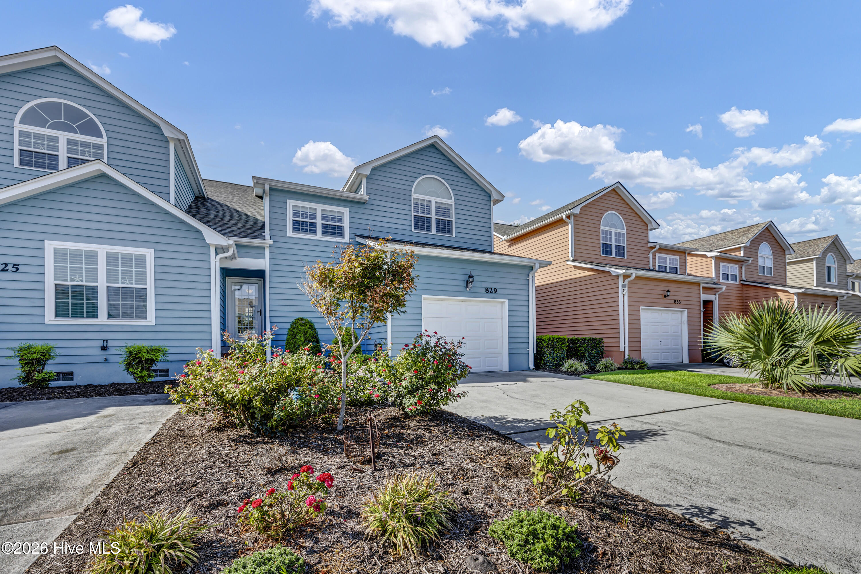 829 Sloop Pointe Lane — listing photograph 3