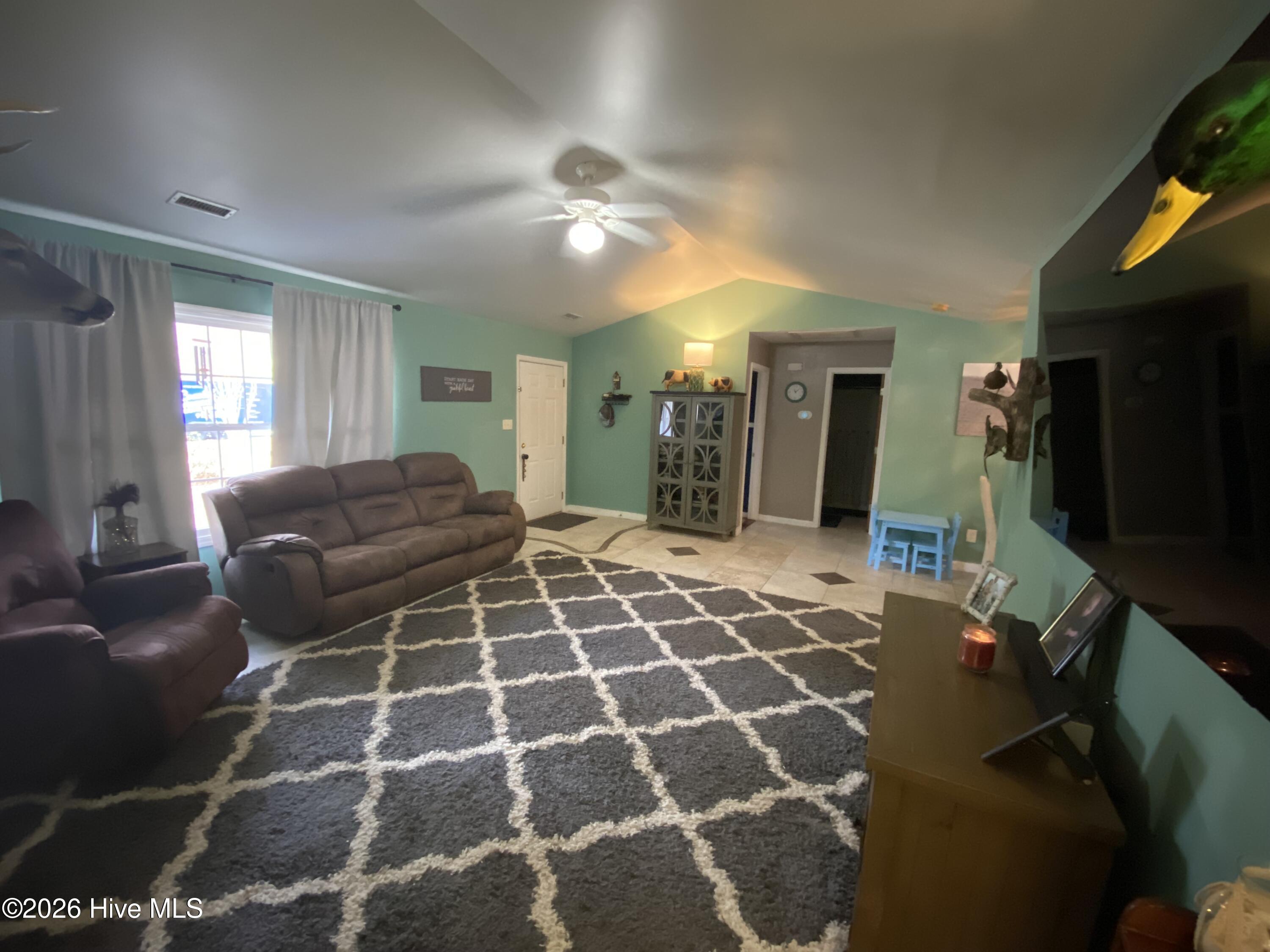 100555629 | Photo 14