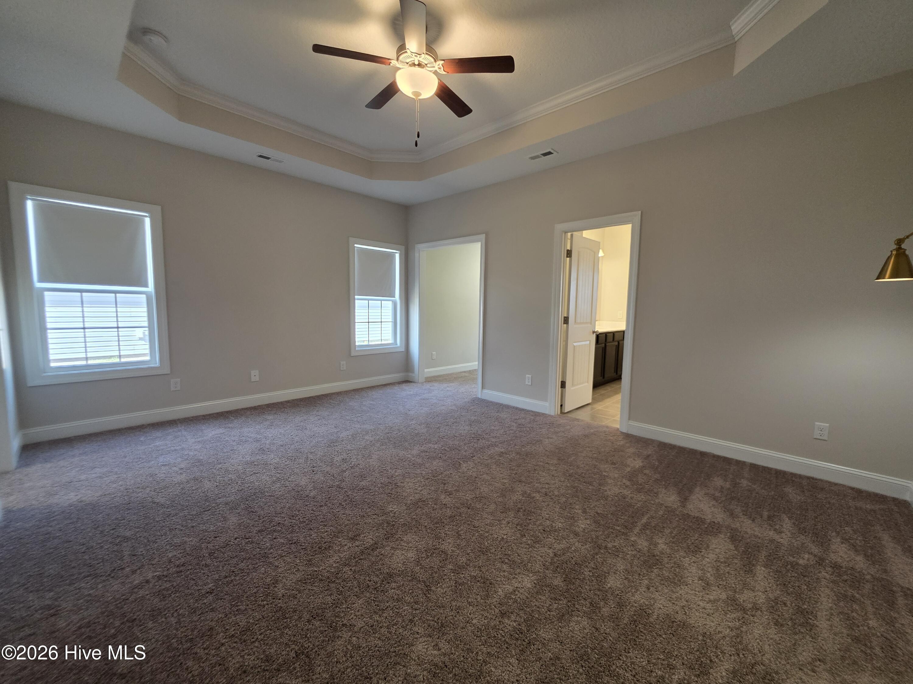 100562306 | Photo 15