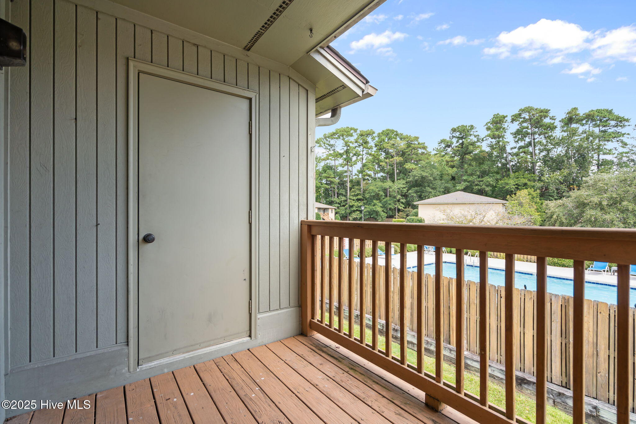 100529850 | Photo 33