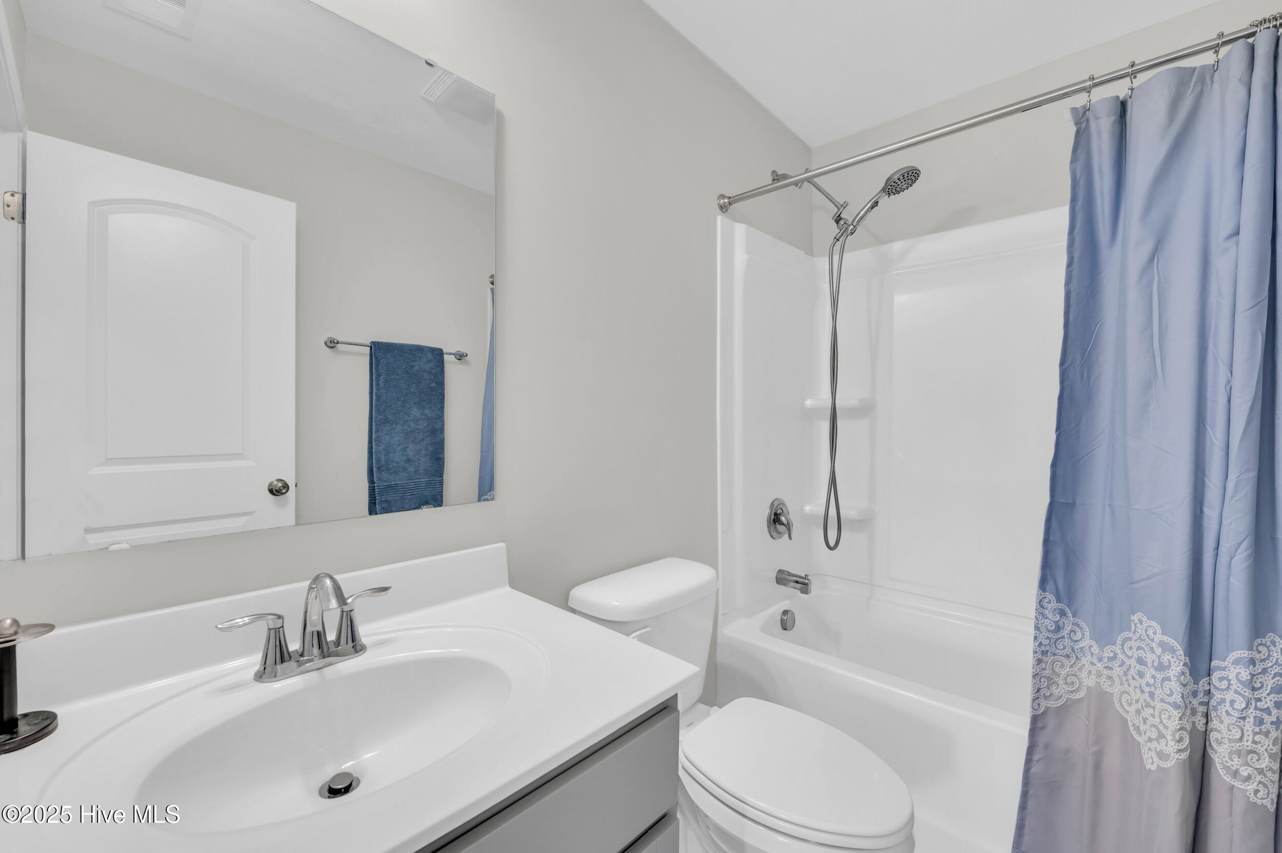 100527570 | Photo 25