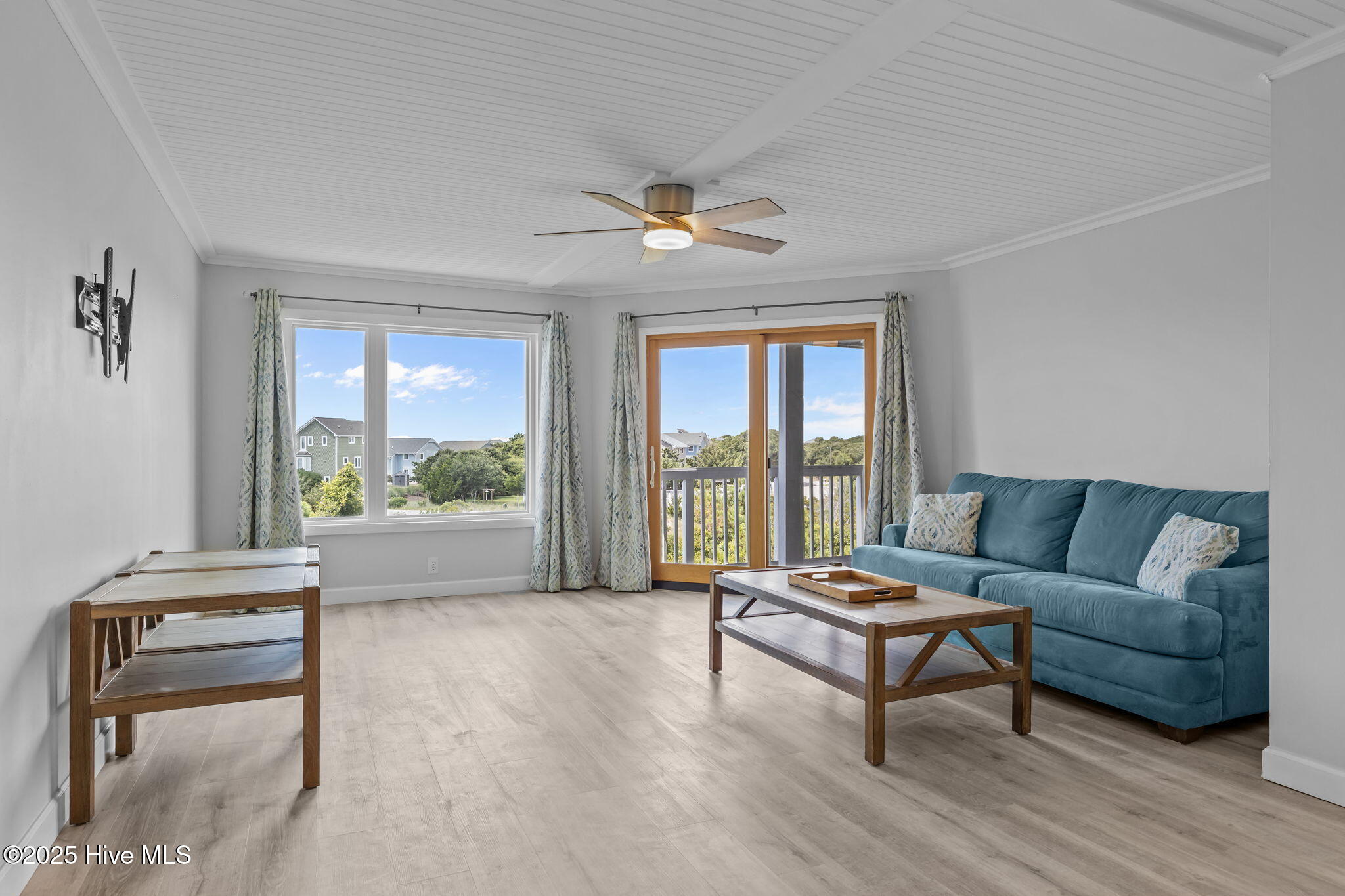 100518797 | Photo 25