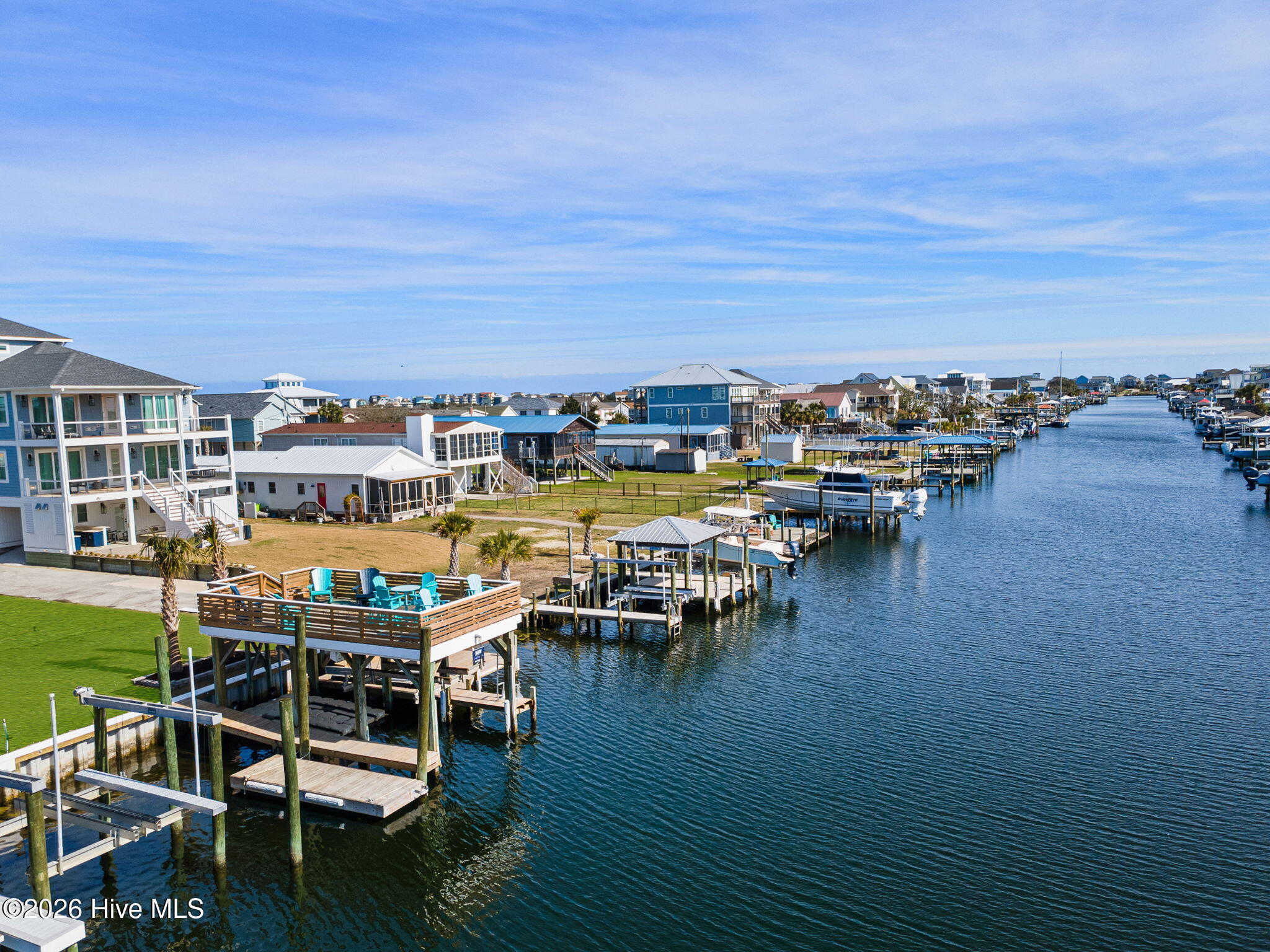 100561406 | Photo 53