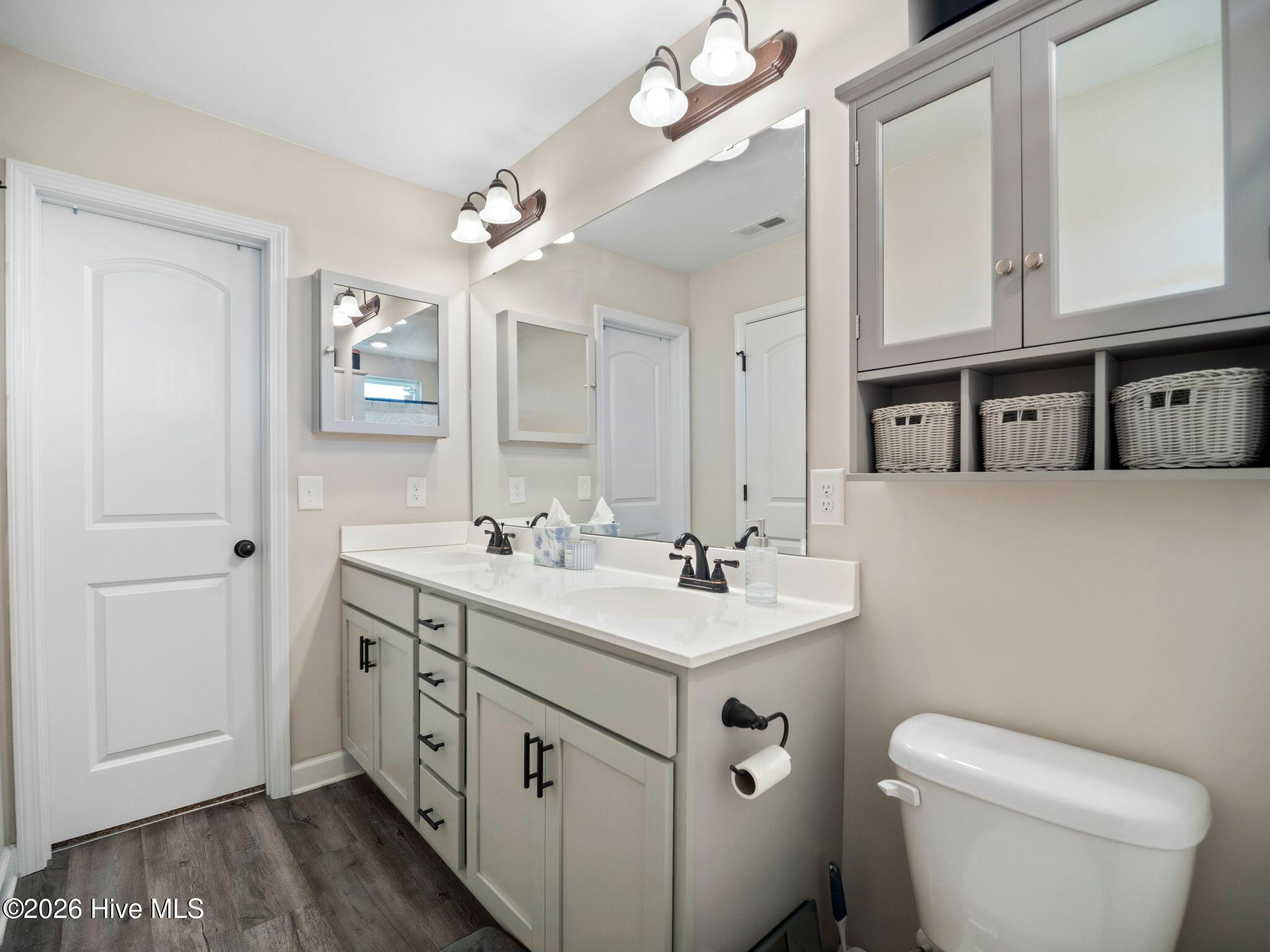 100569954 | Photo 26