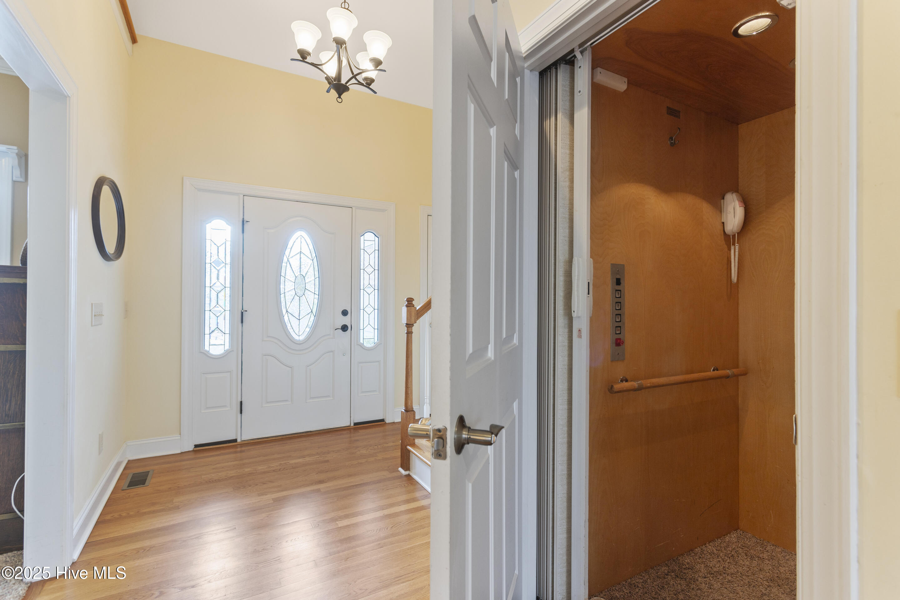 100493610 | Photo 17