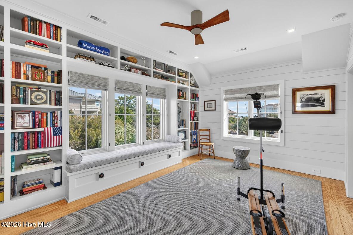 100557560 | Photo 54