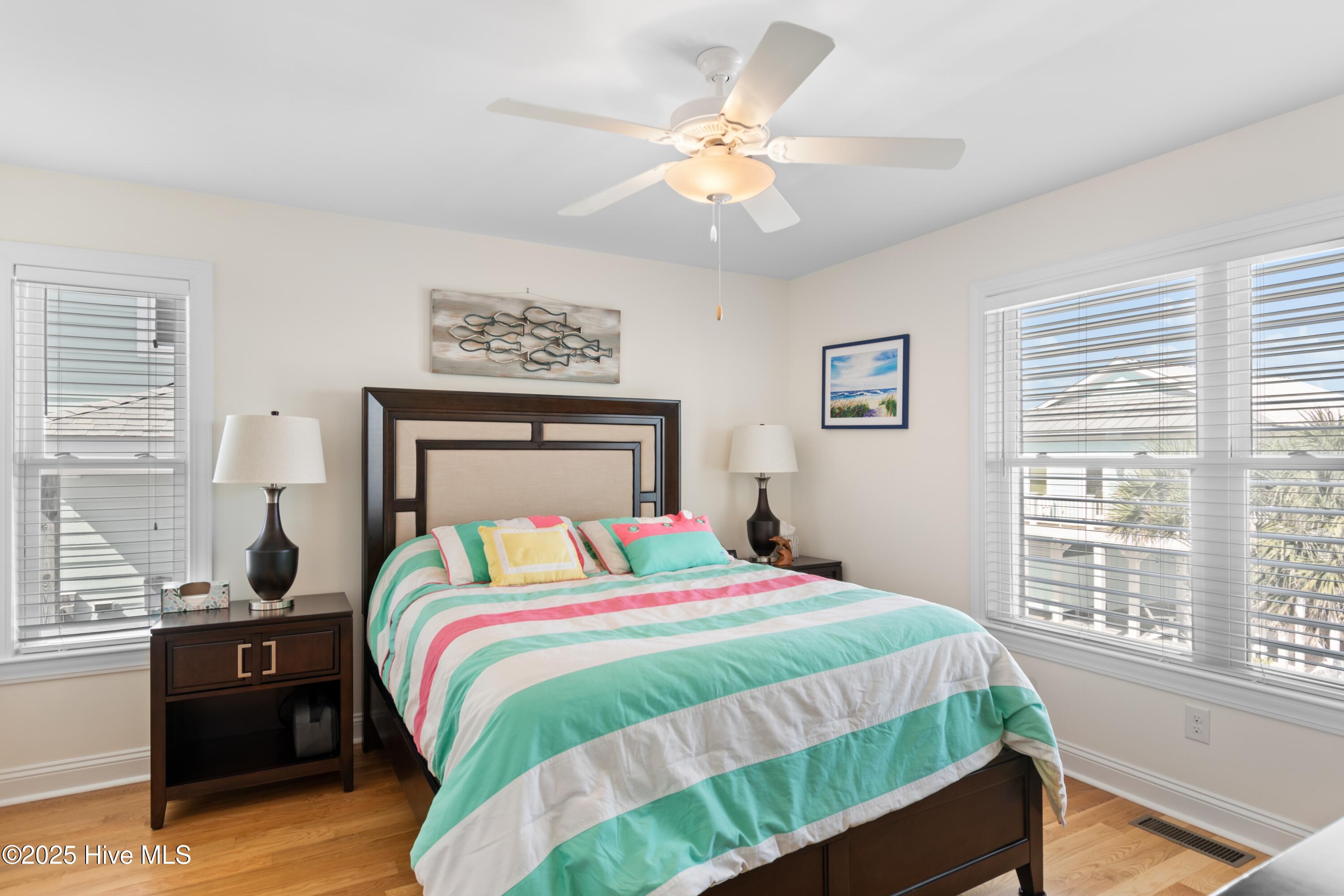 100534441 | Photo 21