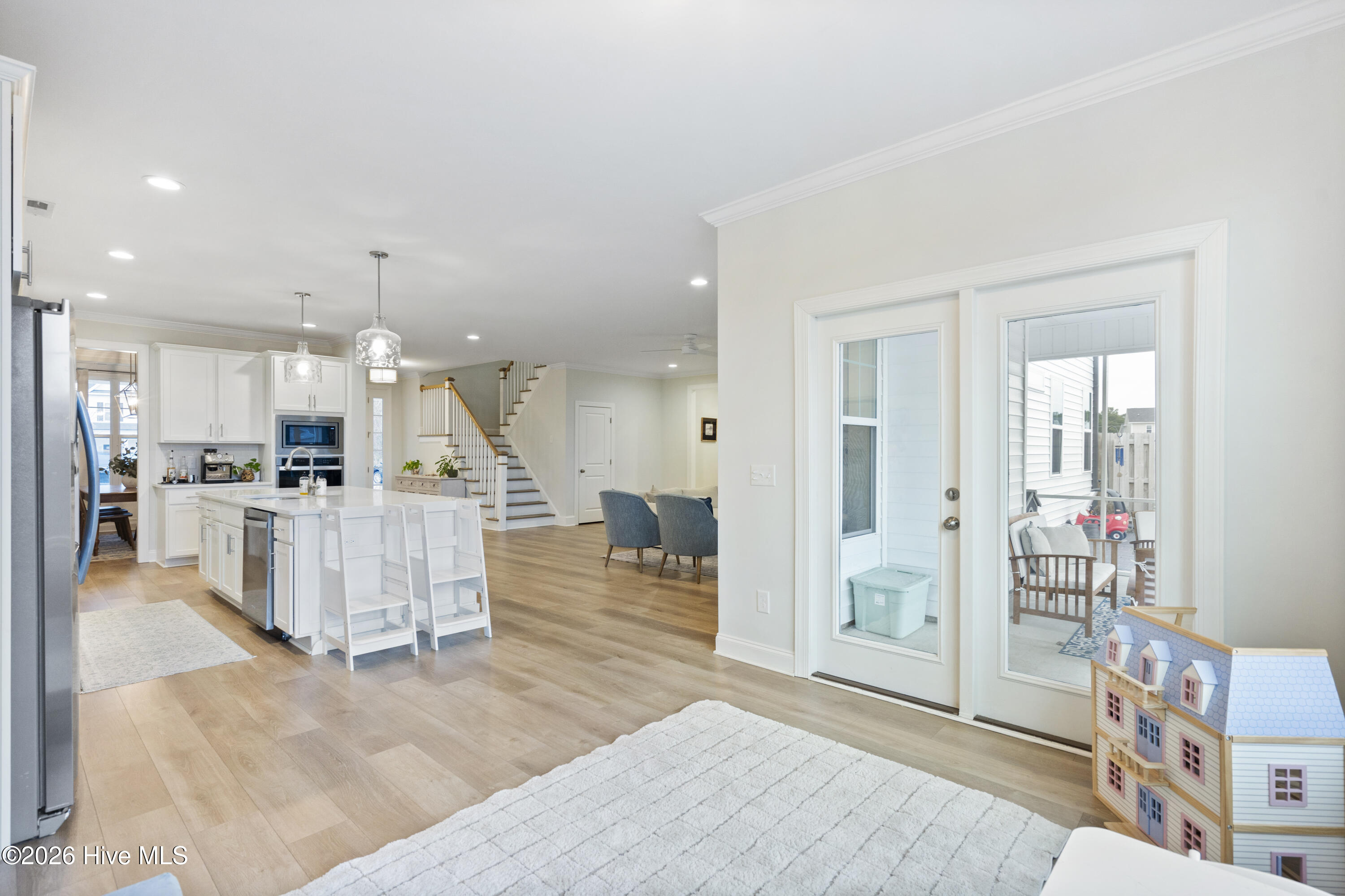 100549659 | Photo 23