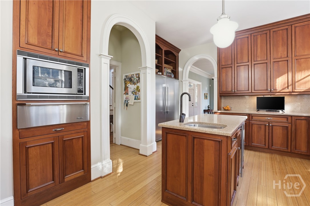 103 E 51st Street, Savannah, GA 31405 Listing Photo  8
