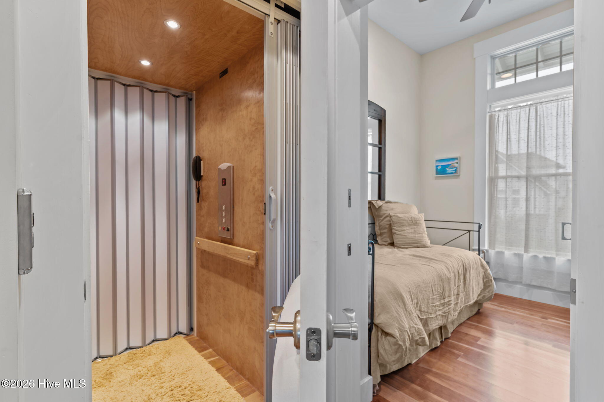 100555119 | Photo 24