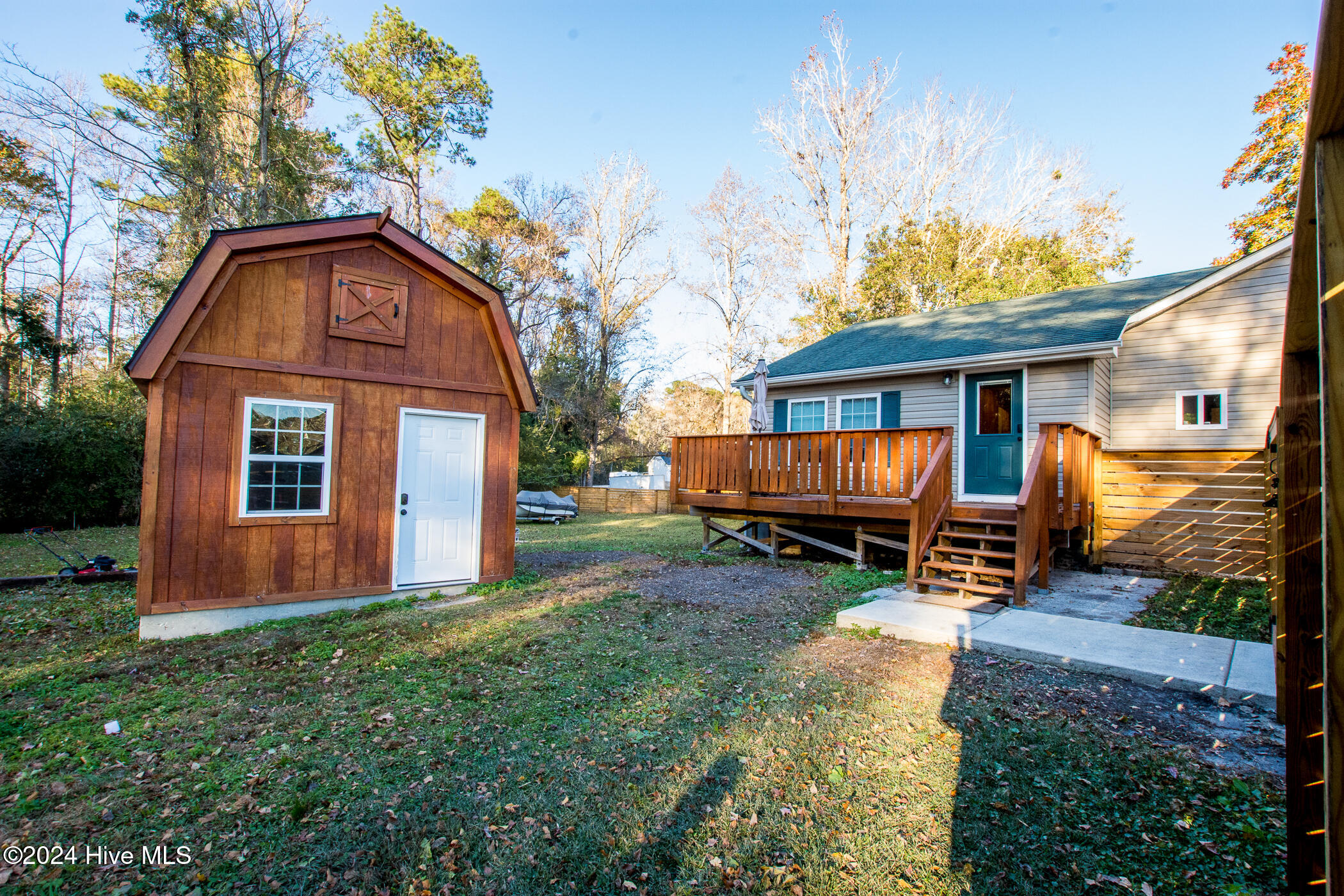 100552342 | Photo 43