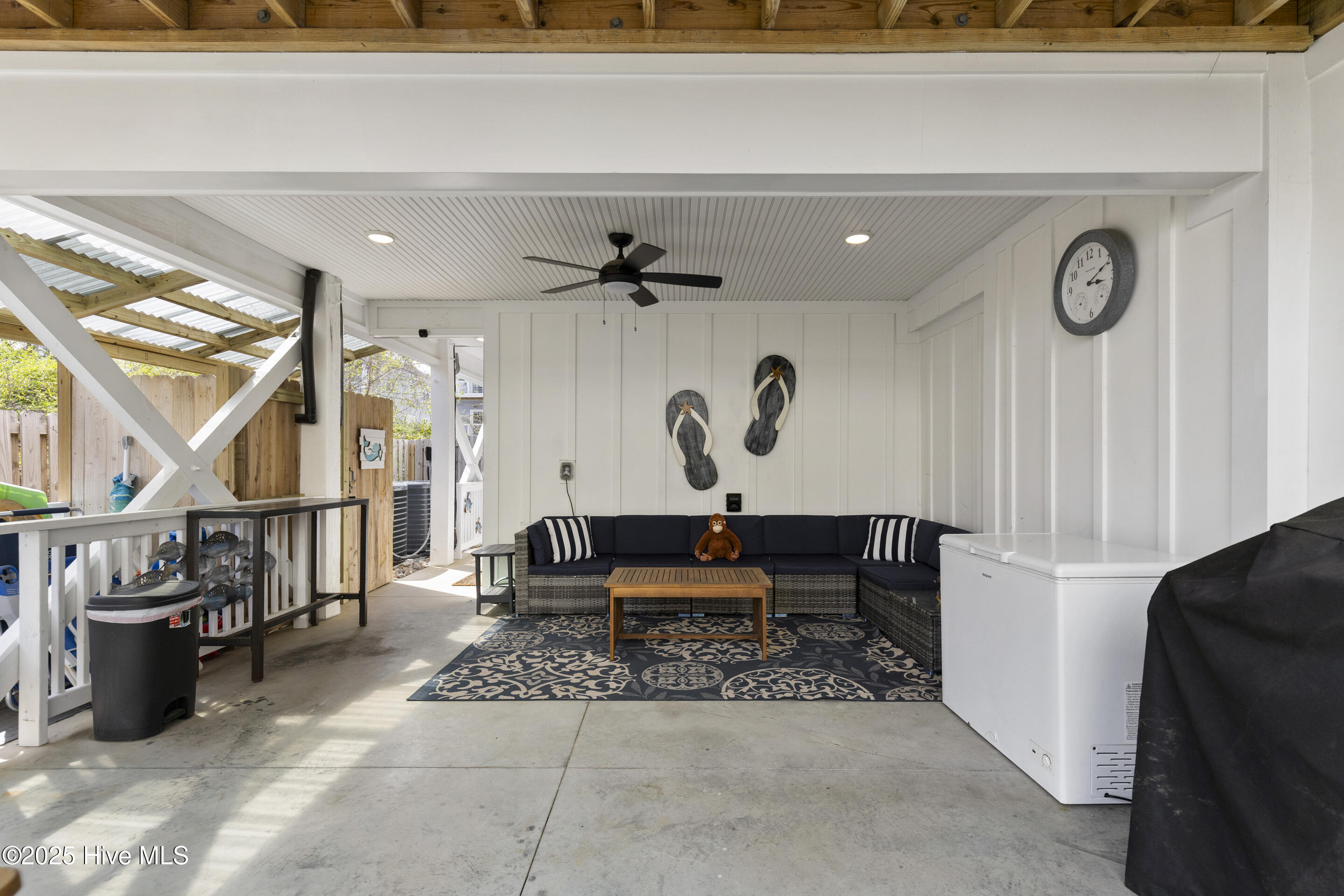 100559926 | Photo 51