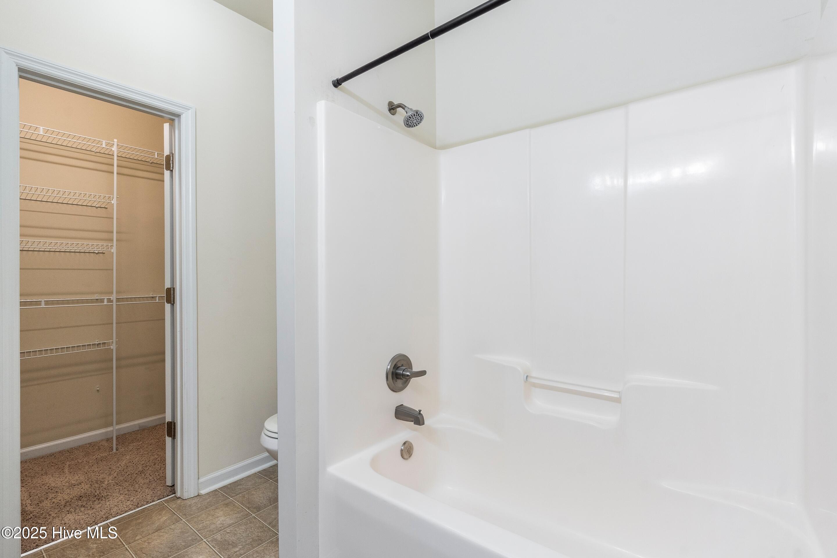 100525972 | Photo 28