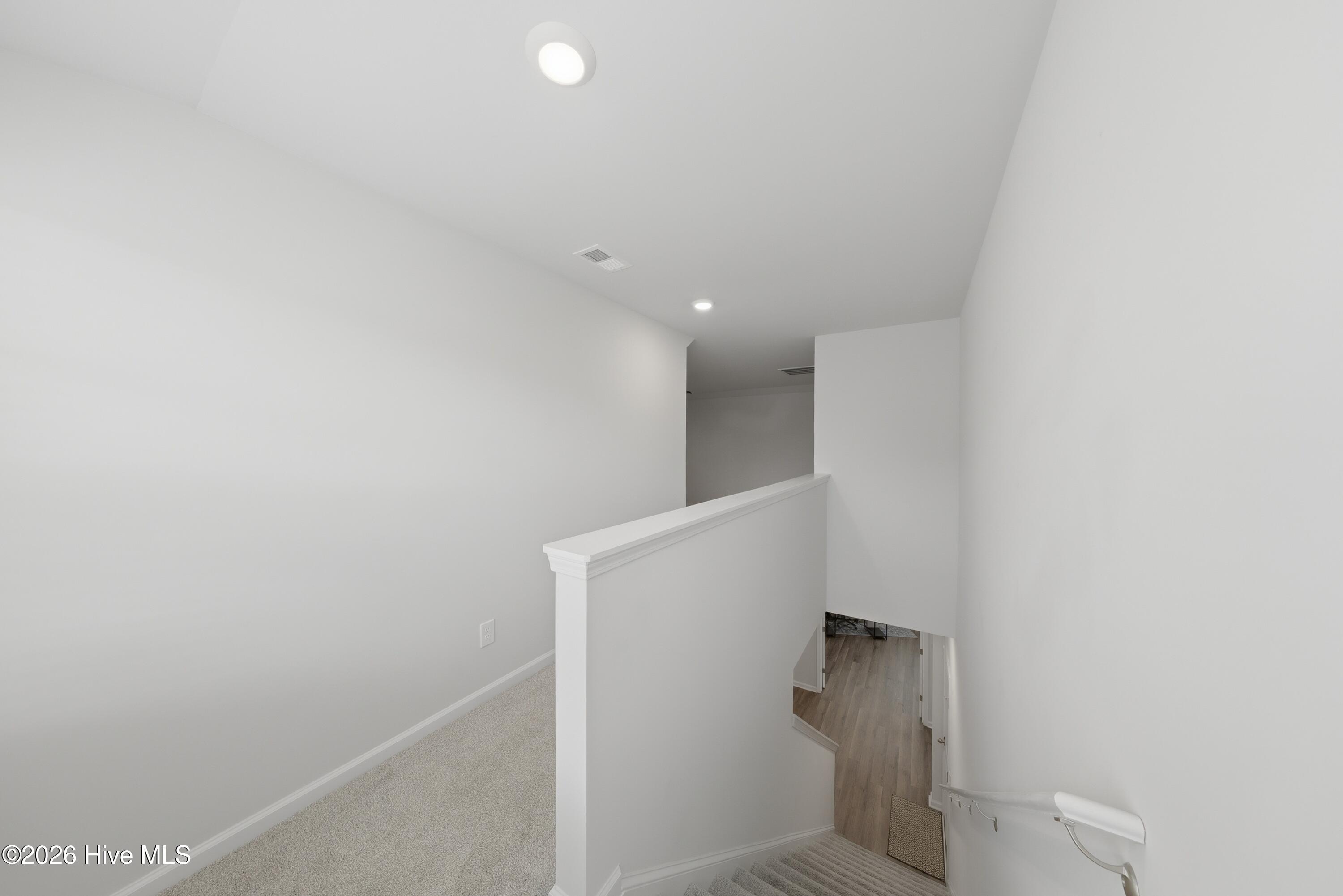 100564310 | Photo 38