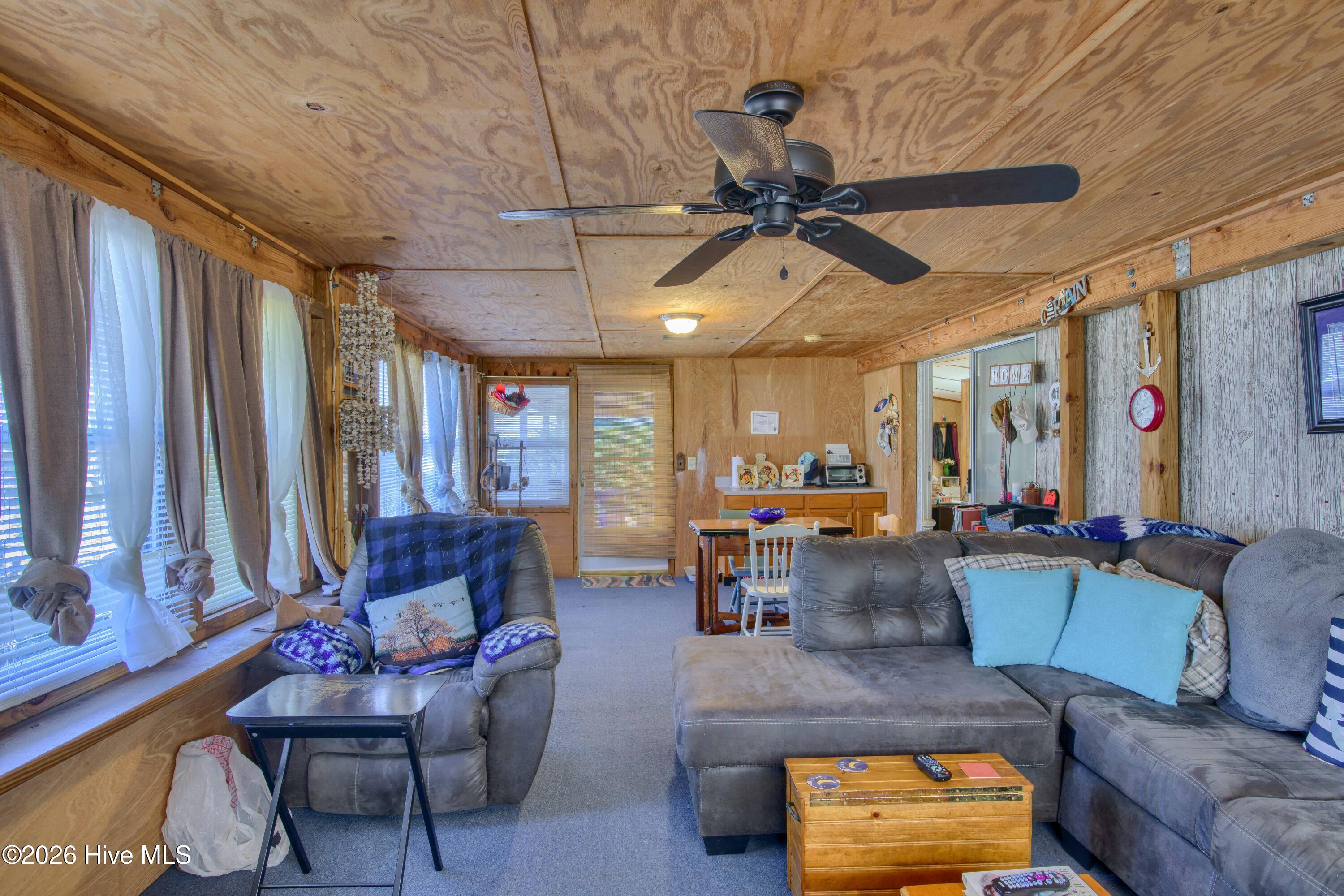 100551309 | Photo 17