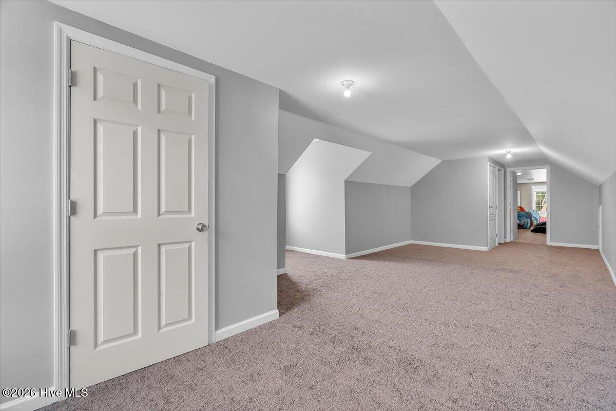 100549997 | Photo 45