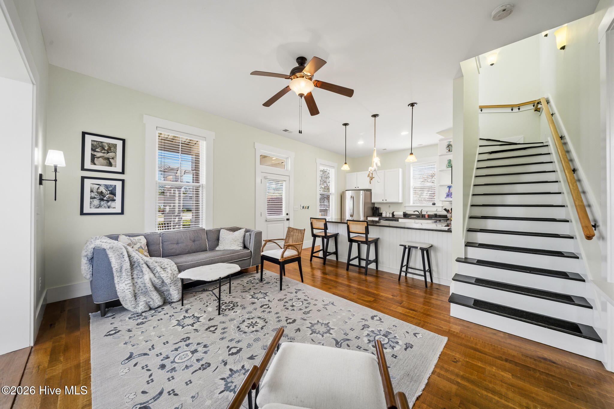 100568047 | Photo 19