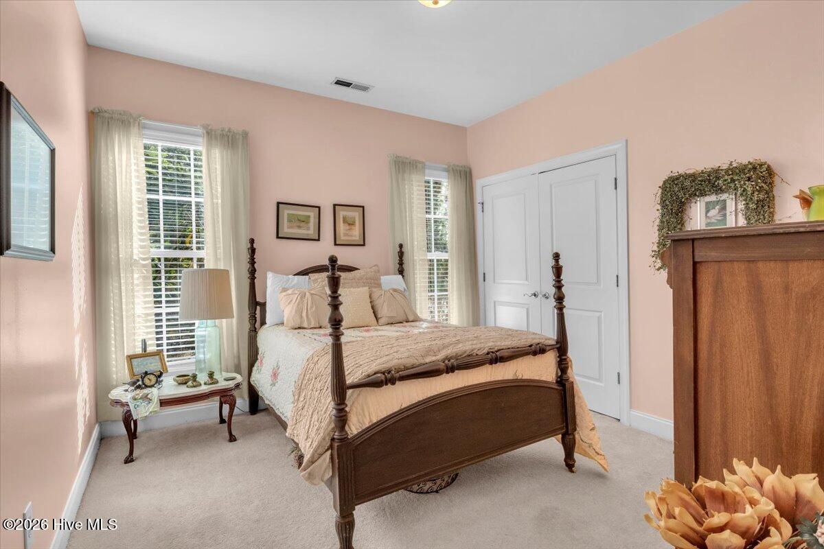 100548229 | Photo 14