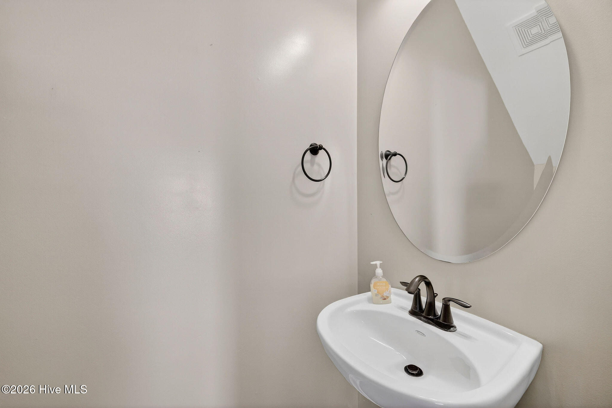 100549493 | Photo 18