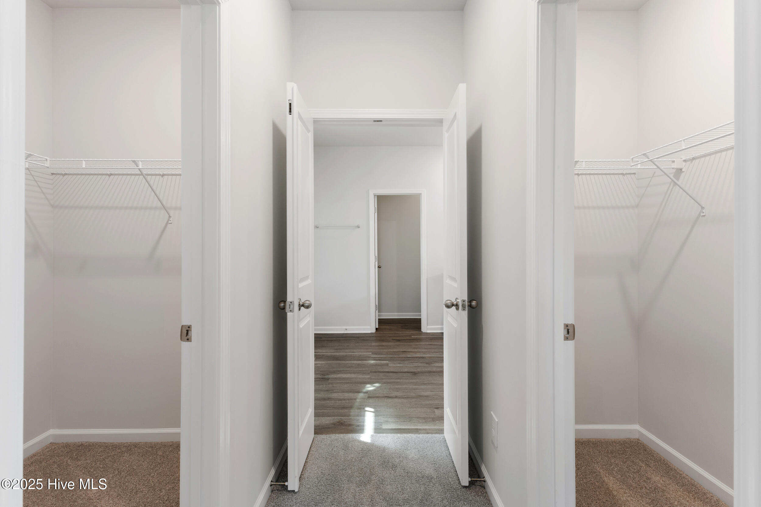 100562718 | Photo 21