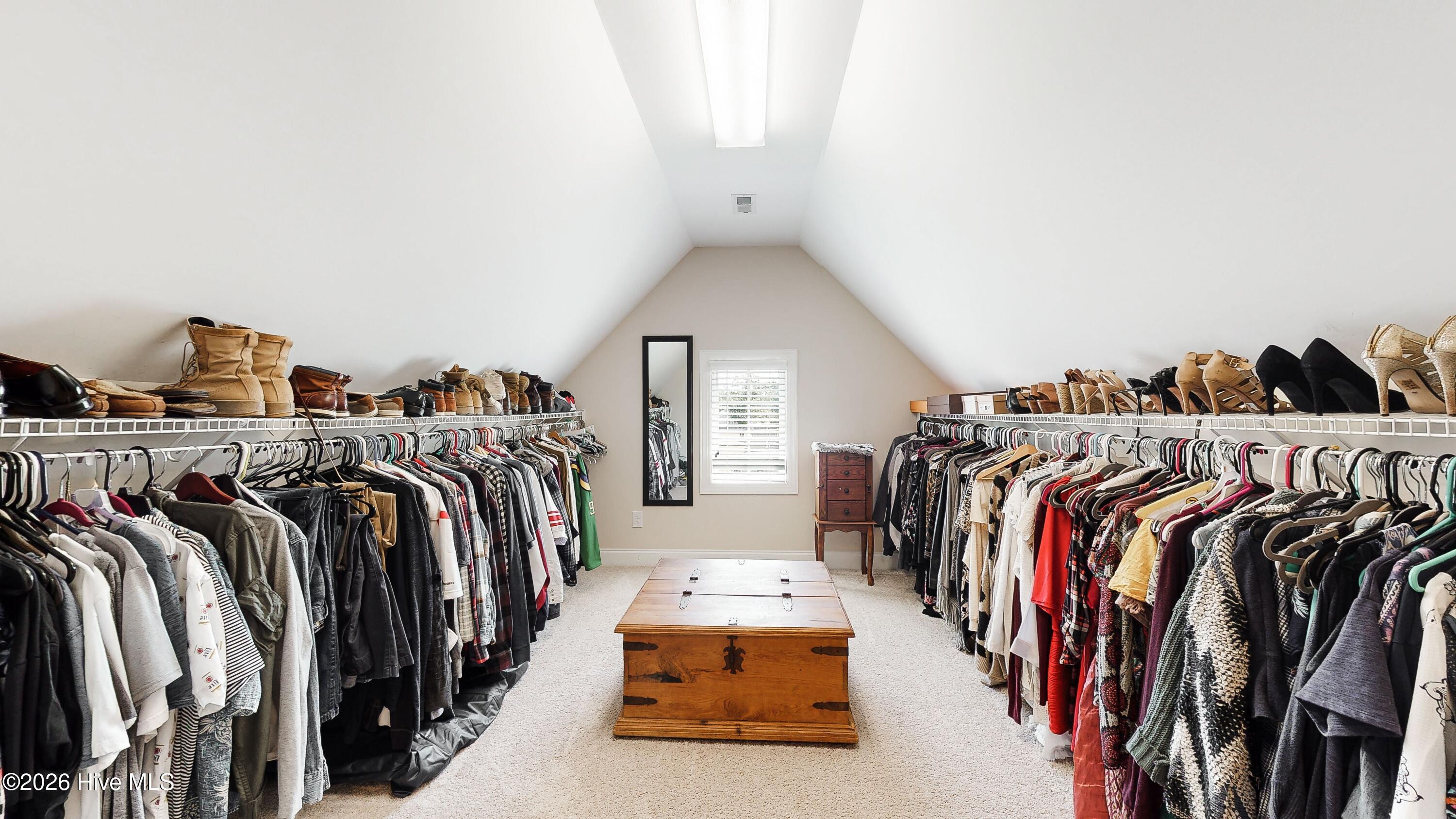 100570158 | Photo 31