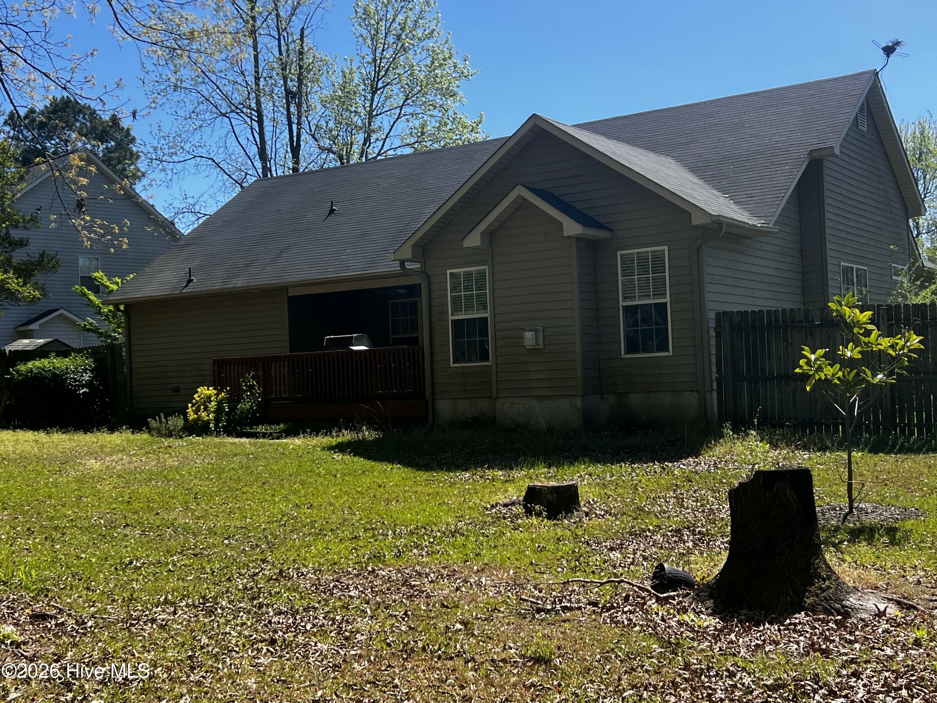 100565379 | Photo 18