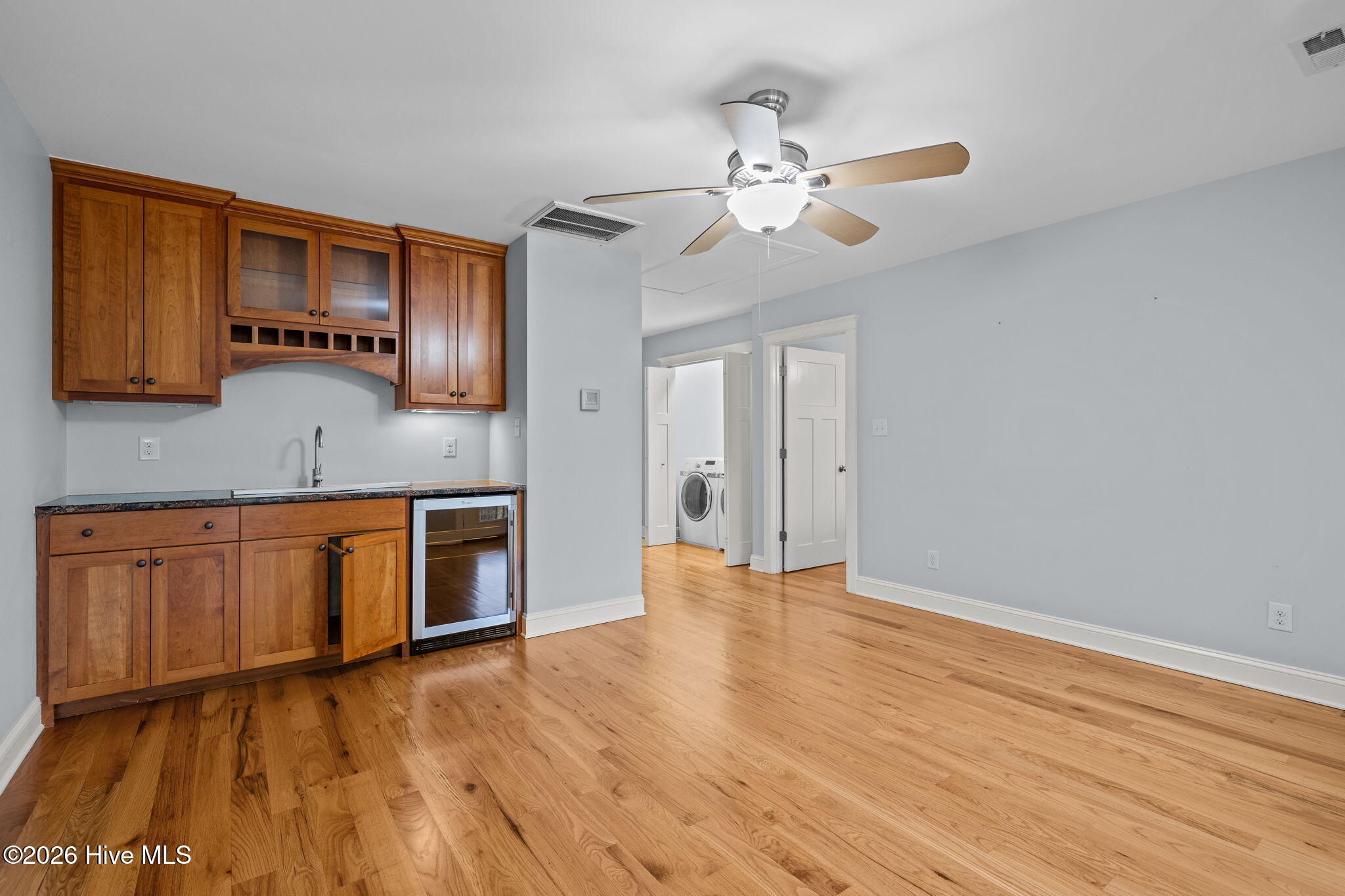 100553513 | Photo 19