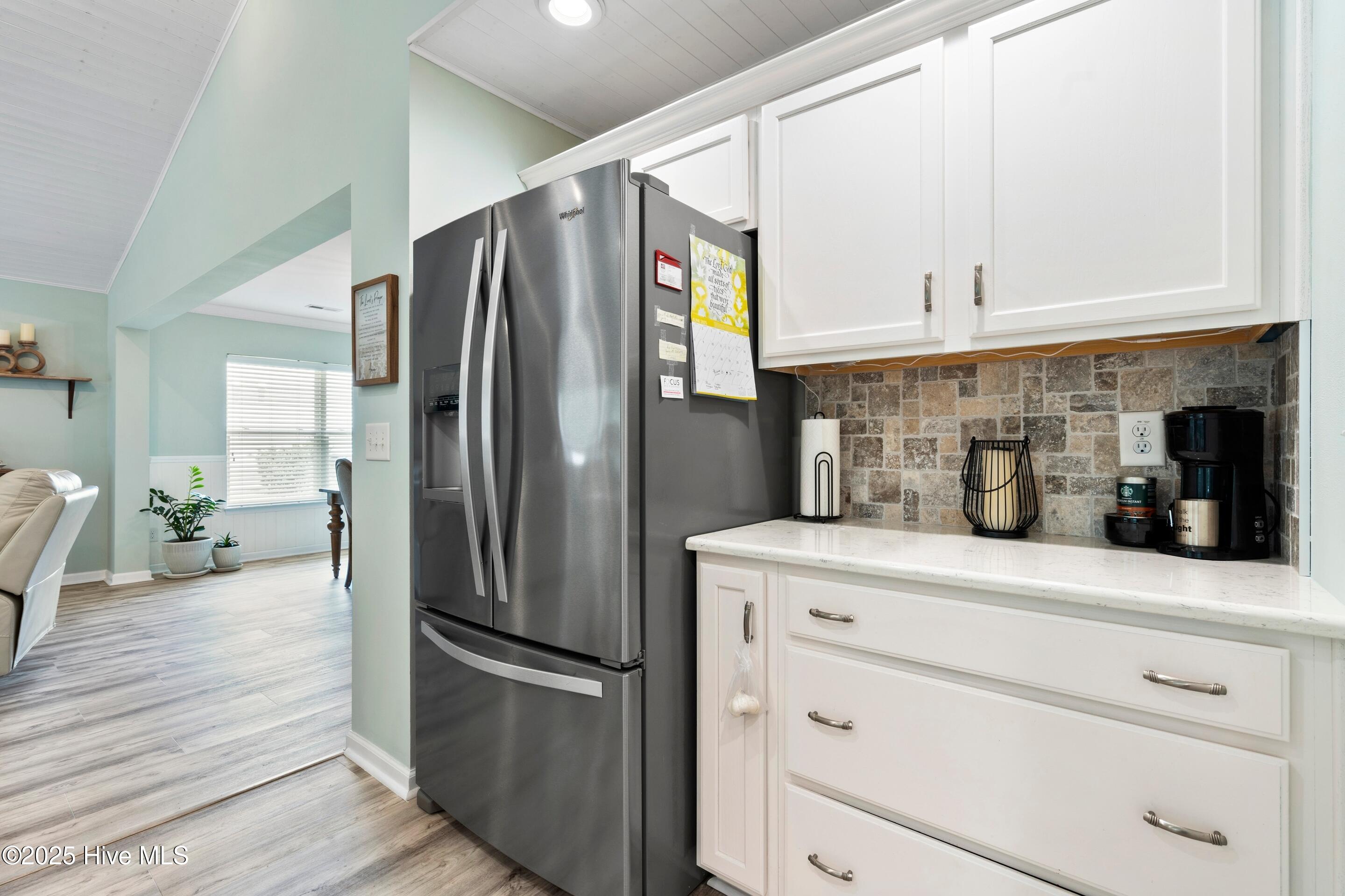 100517079 | Photo 34