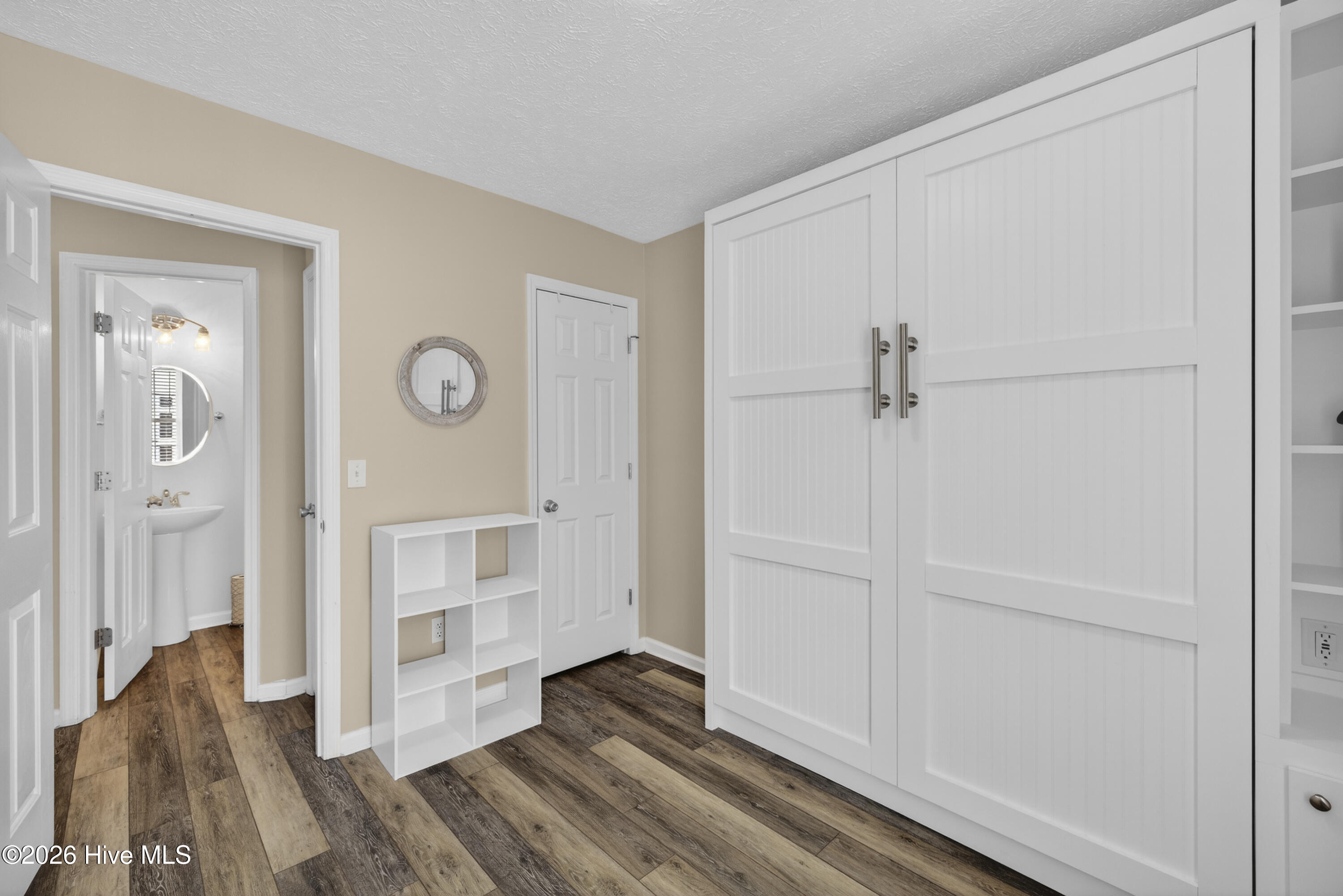 100557821 | Photo 25