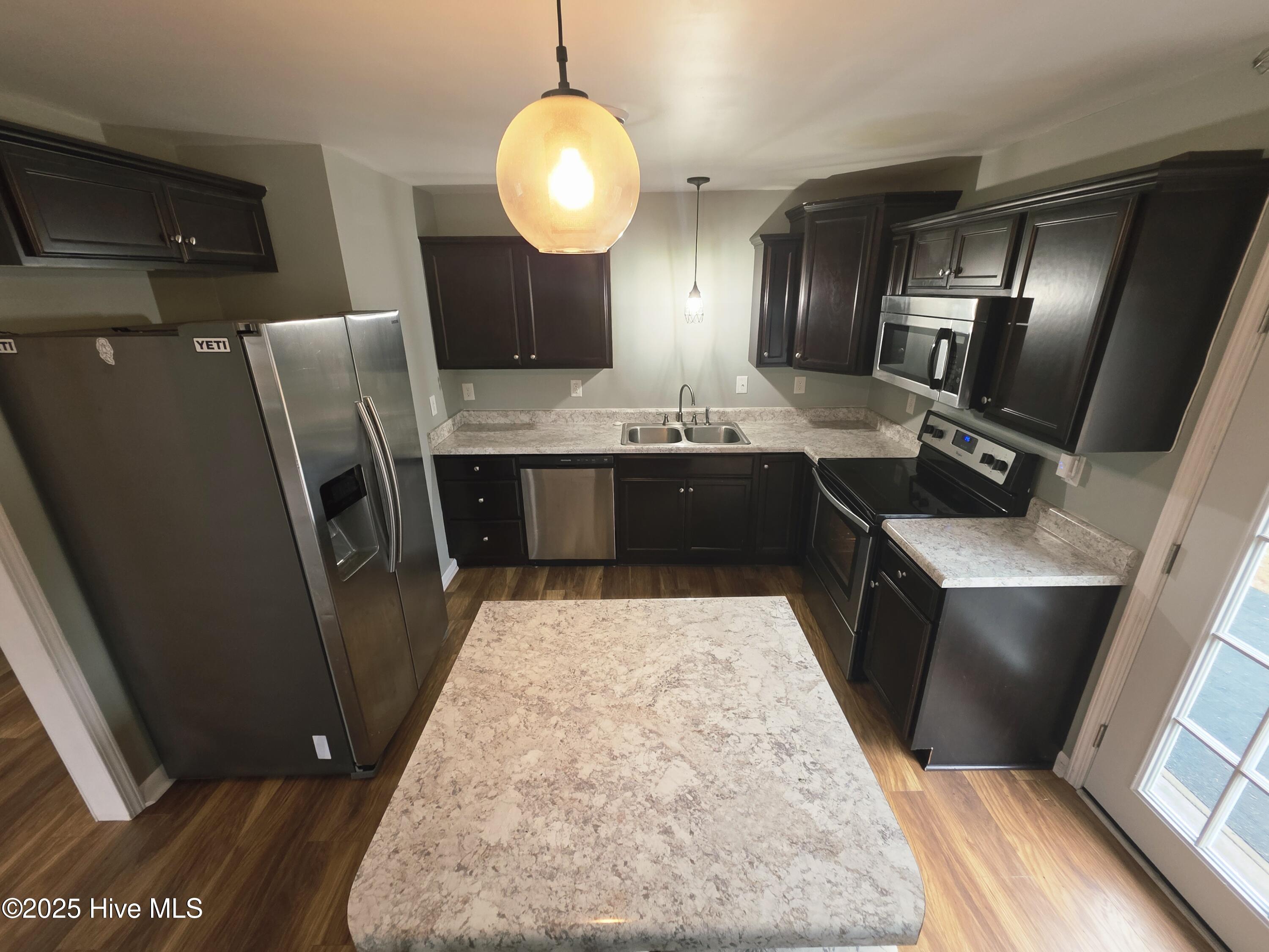 100544420 | Photo 12