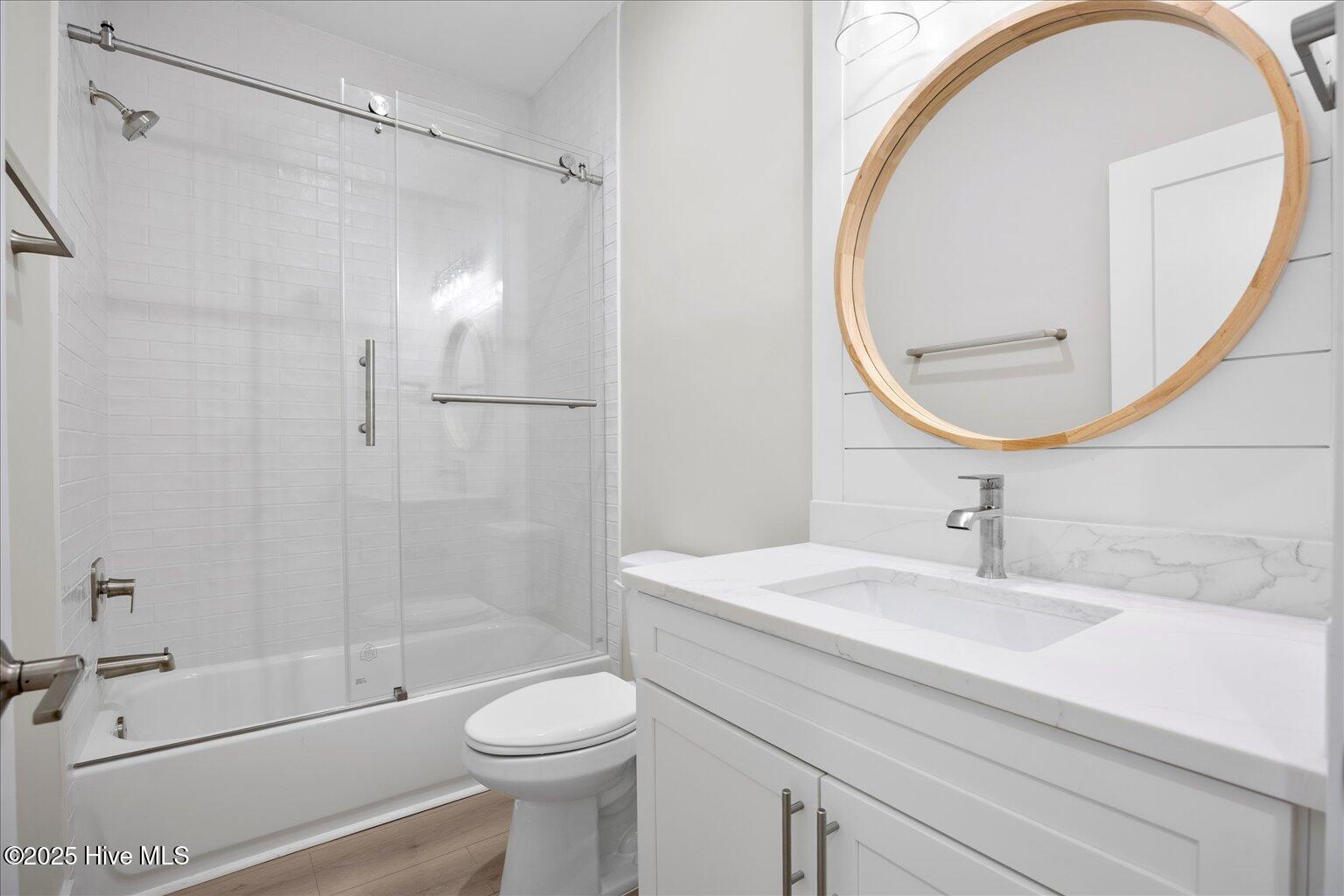 100515408 | Photo 23