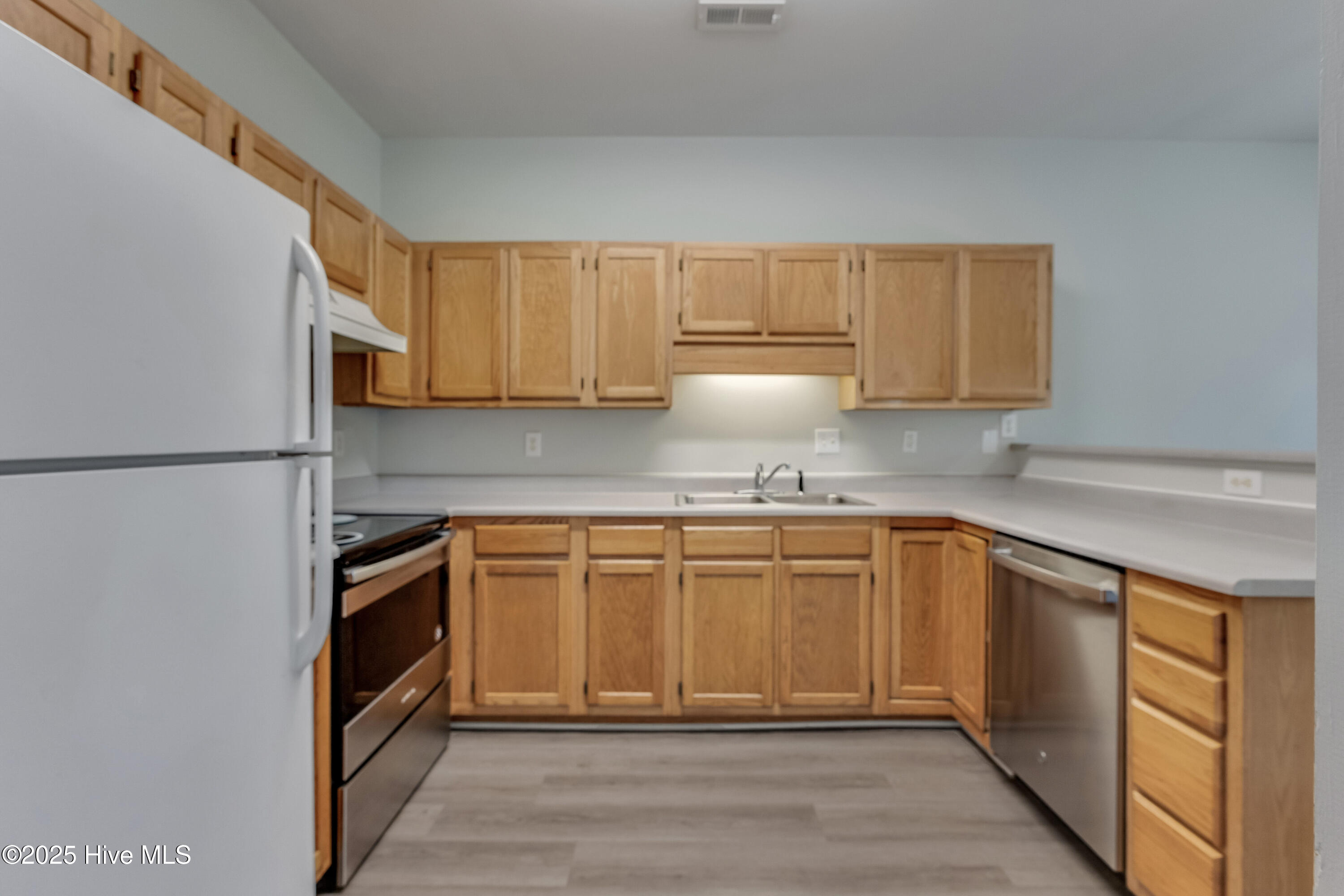 100514593 | Photo 13