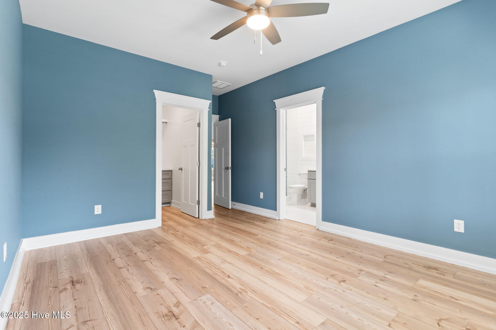 100524435 | Photo 23