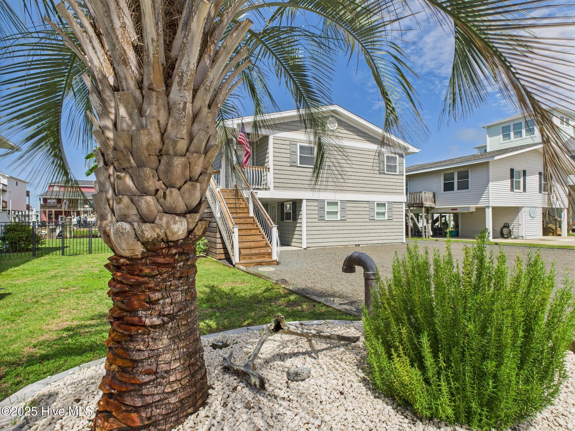 100558213 | Photo 33