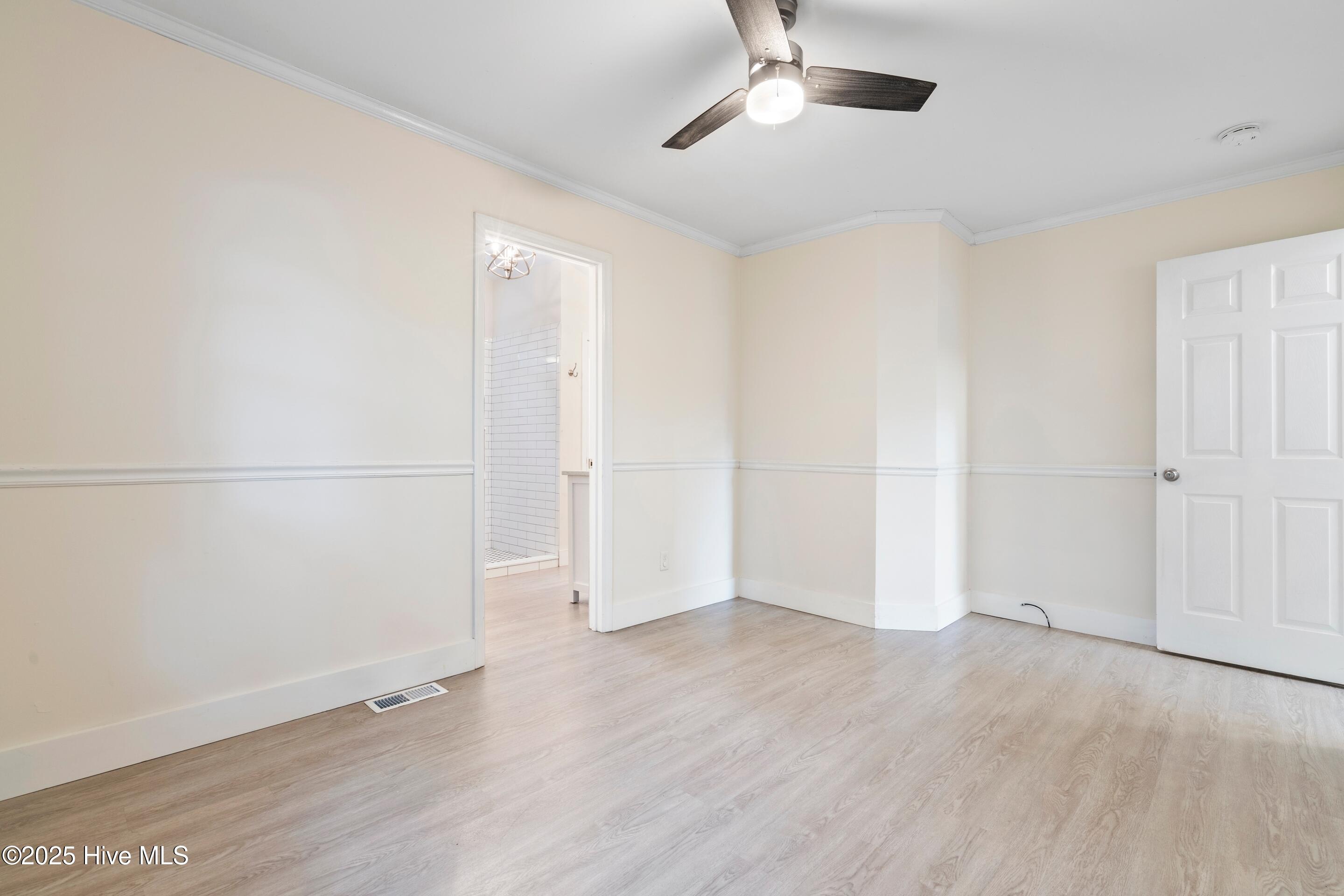 100542682 | Photo 18