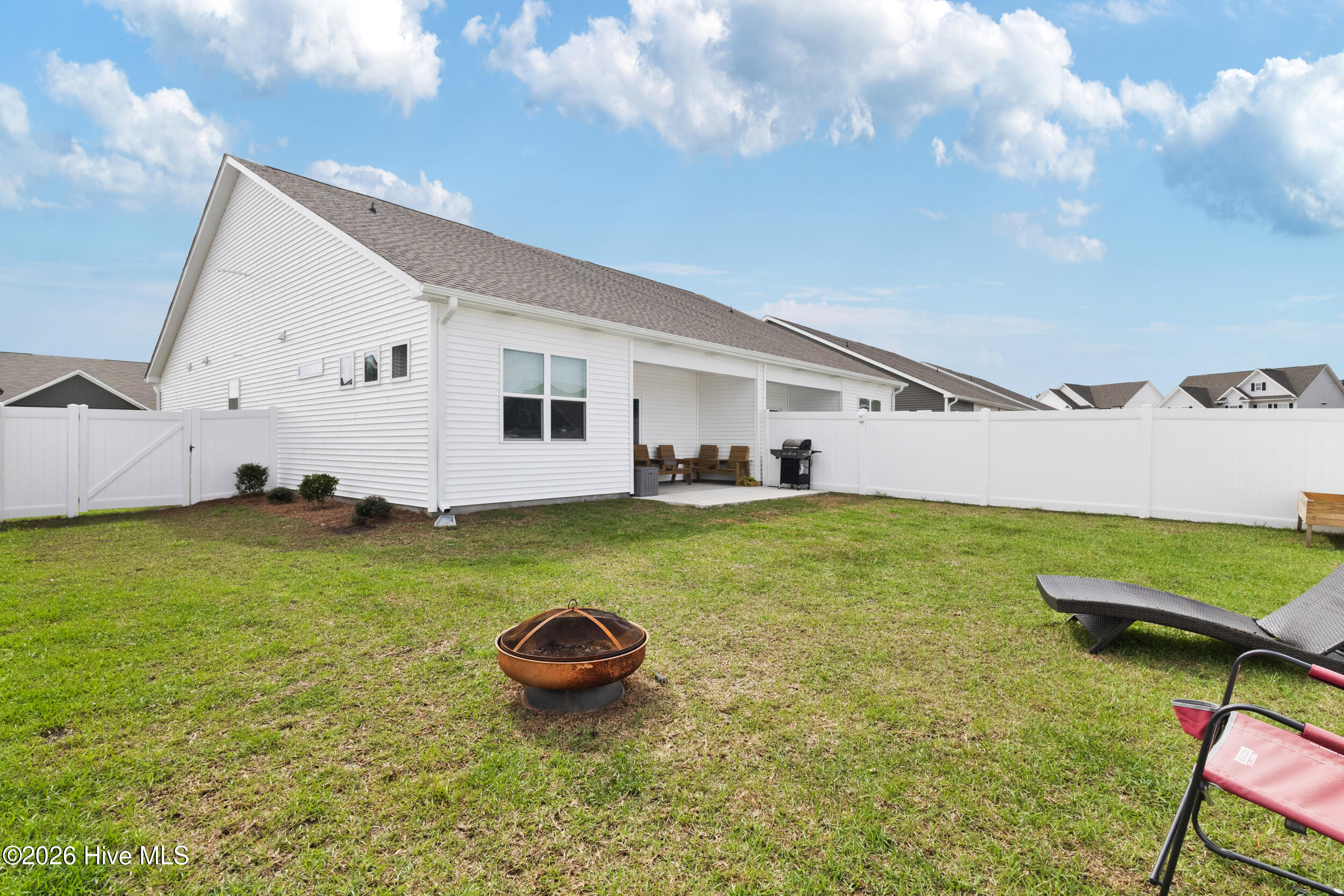 100561359 | Photo 40