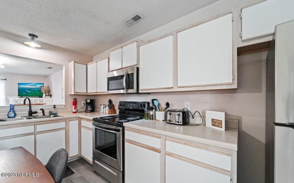 100556825 | Photo 20