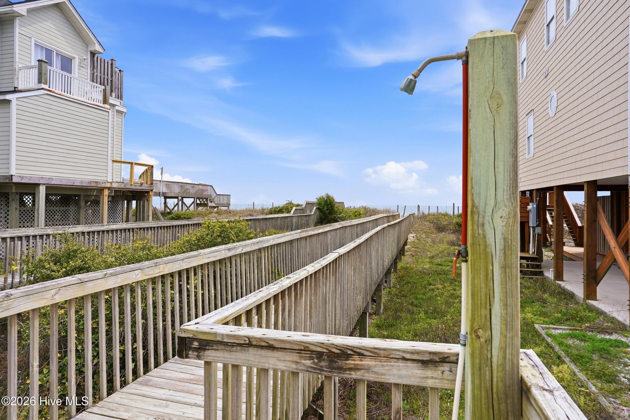 100566063 | Photo 49