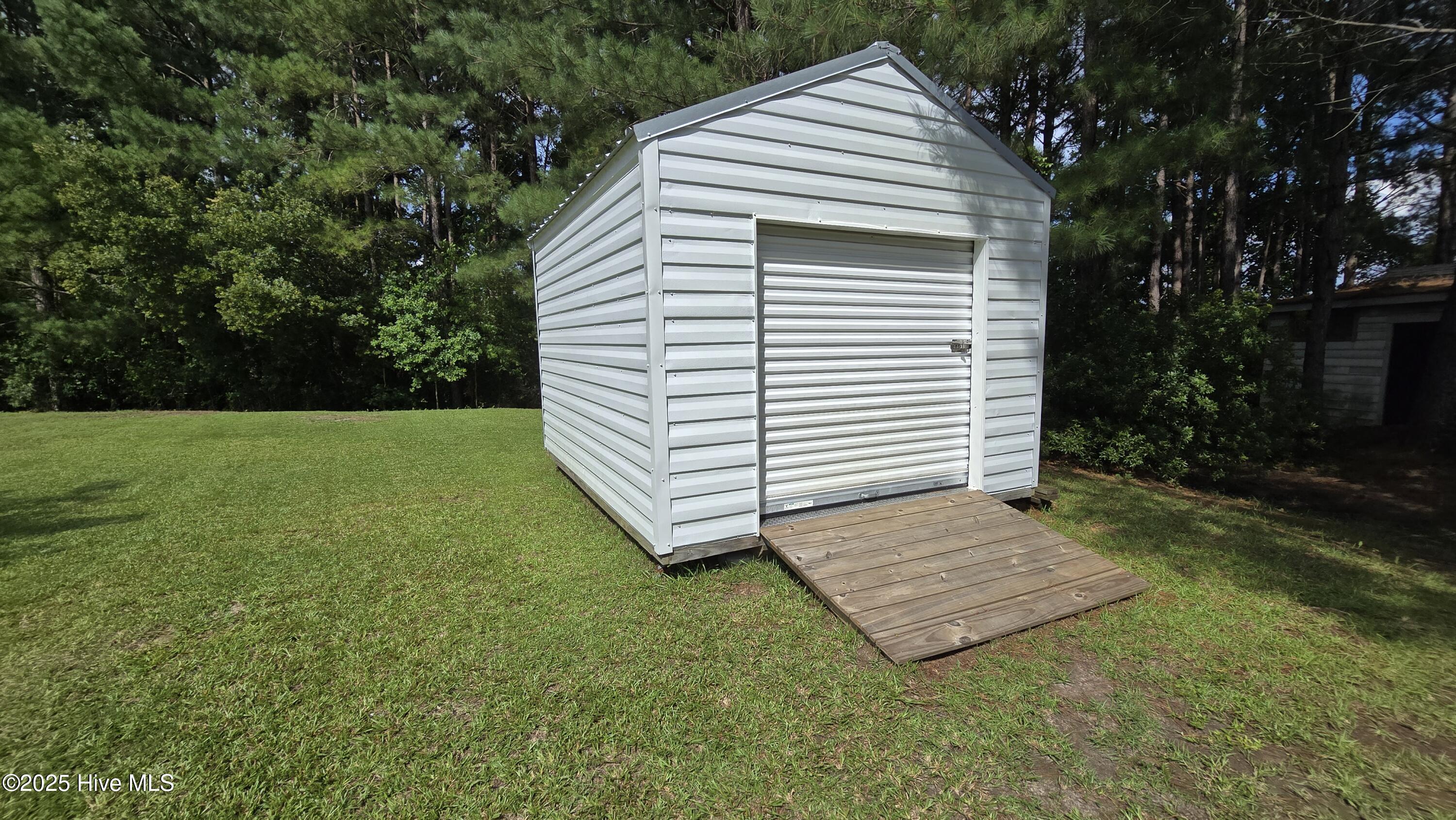 108 Willowbend Drive, Burgaw, NC 28425 – photo 8: New Shed