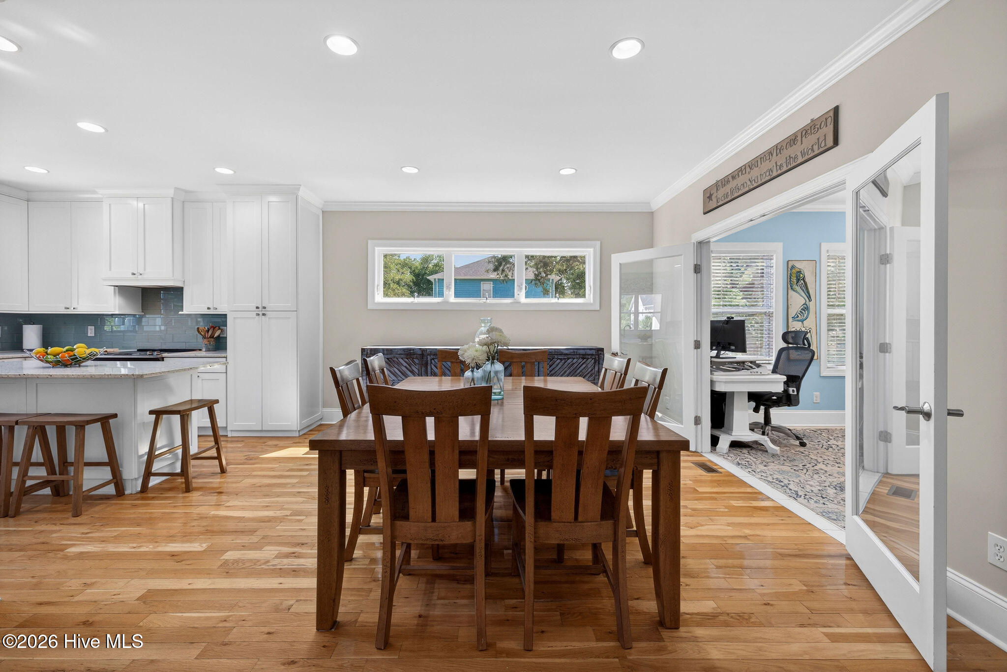 100570117 | Photo 17