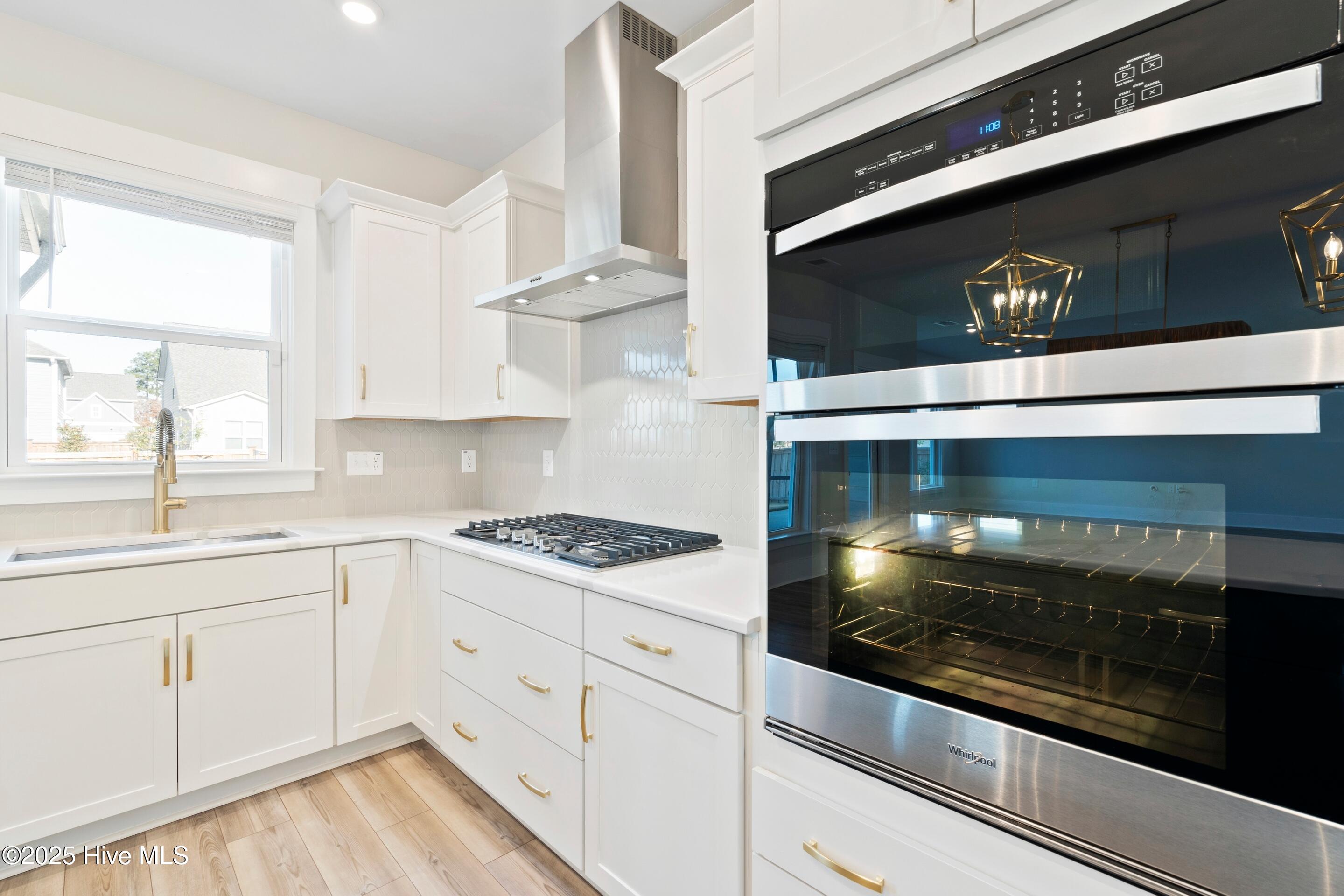 100547045 | Photo 19