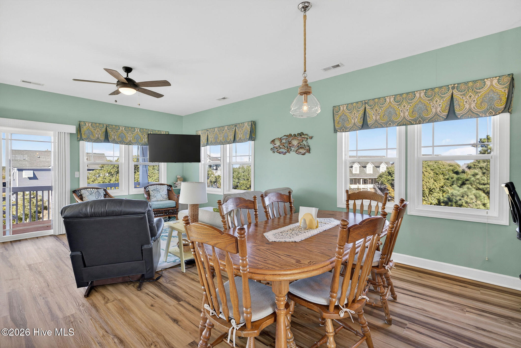 100549584 | Photo 27