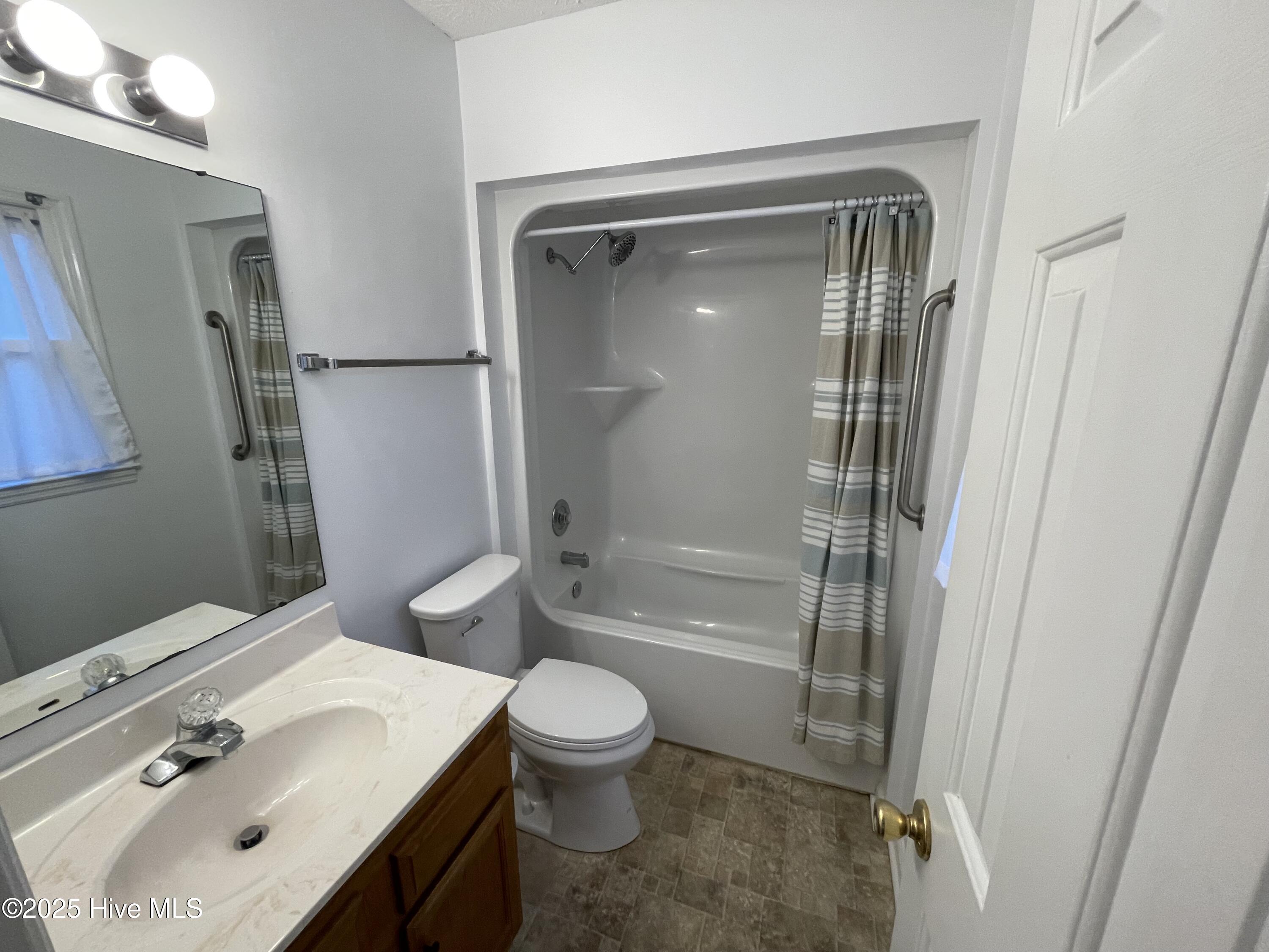 100544716 | Photo 10