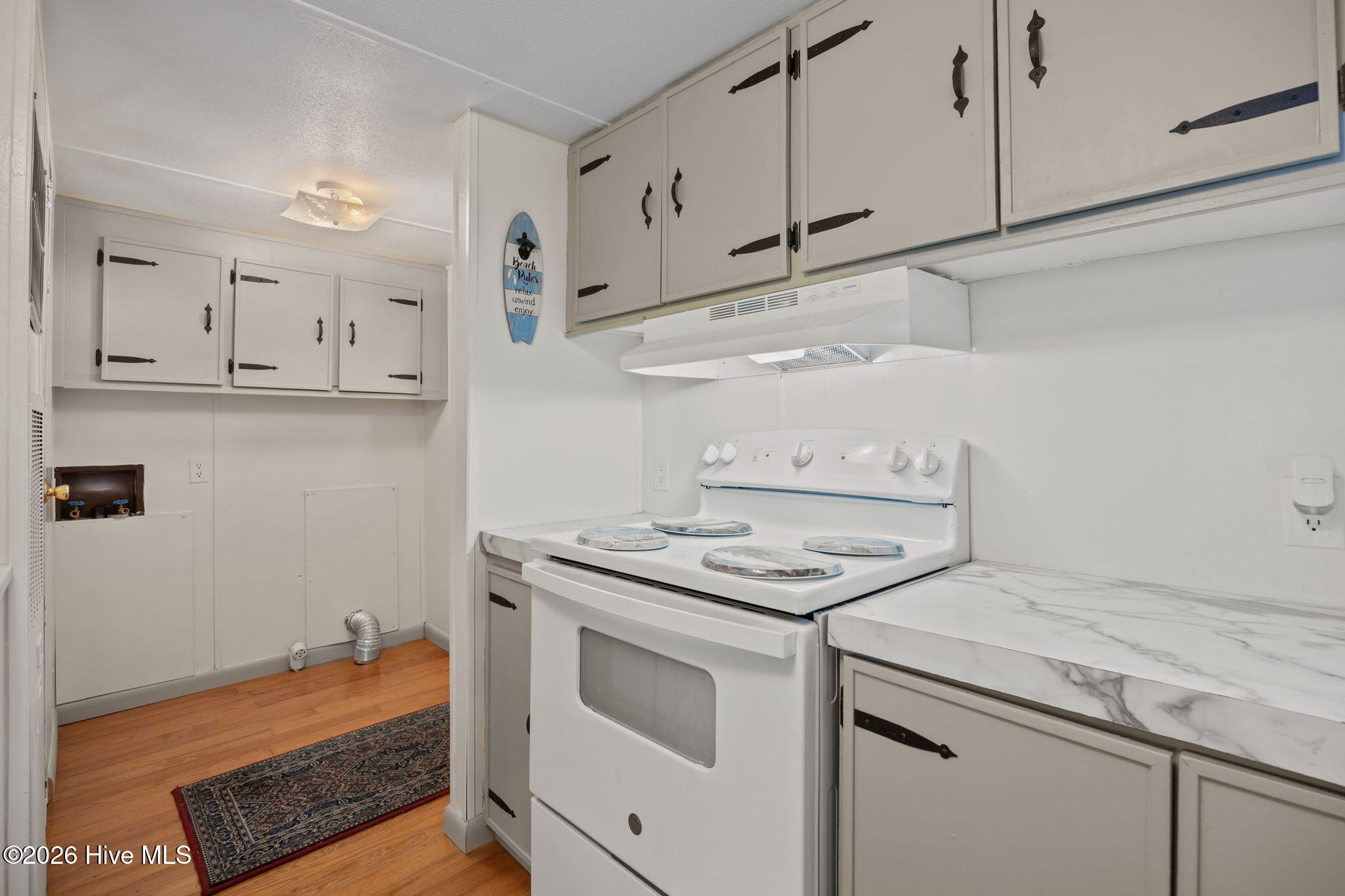 100564054 | Photo 13