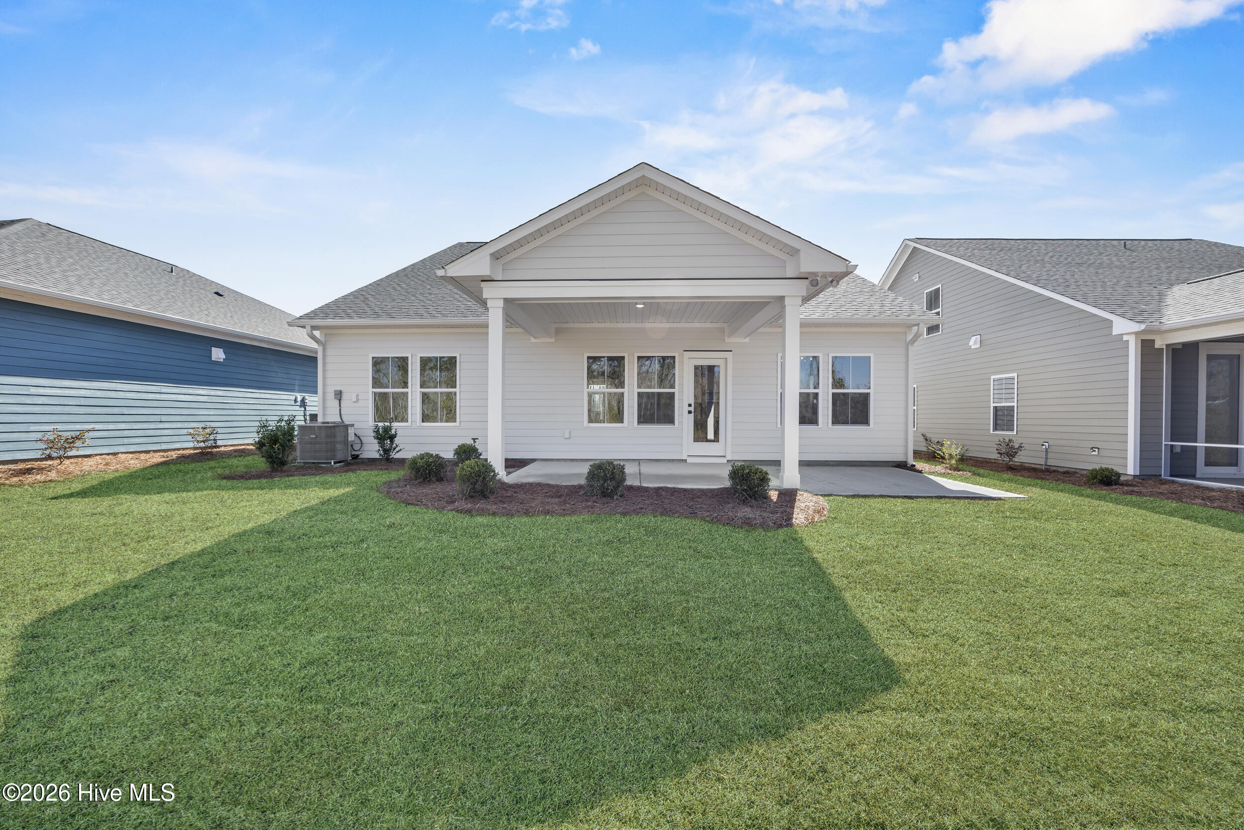 100560726 | Photo 43